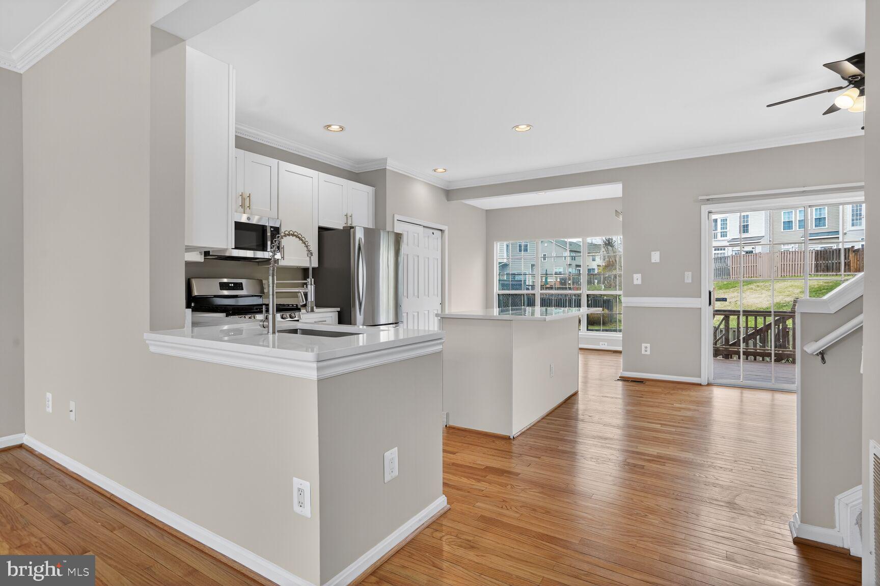 COMPTON VILLAGE - Residential