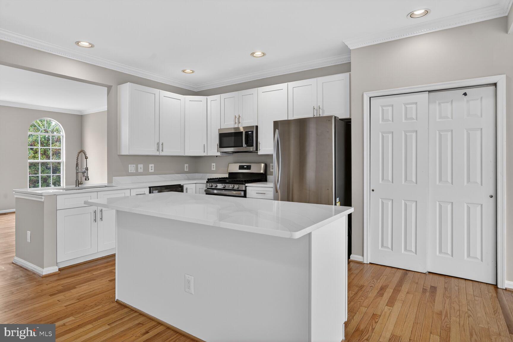 COMPTON VILLAGE - Residential