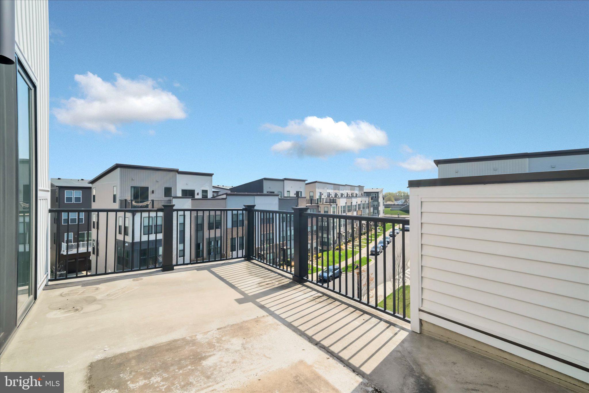 RIVERFRONT - Residential