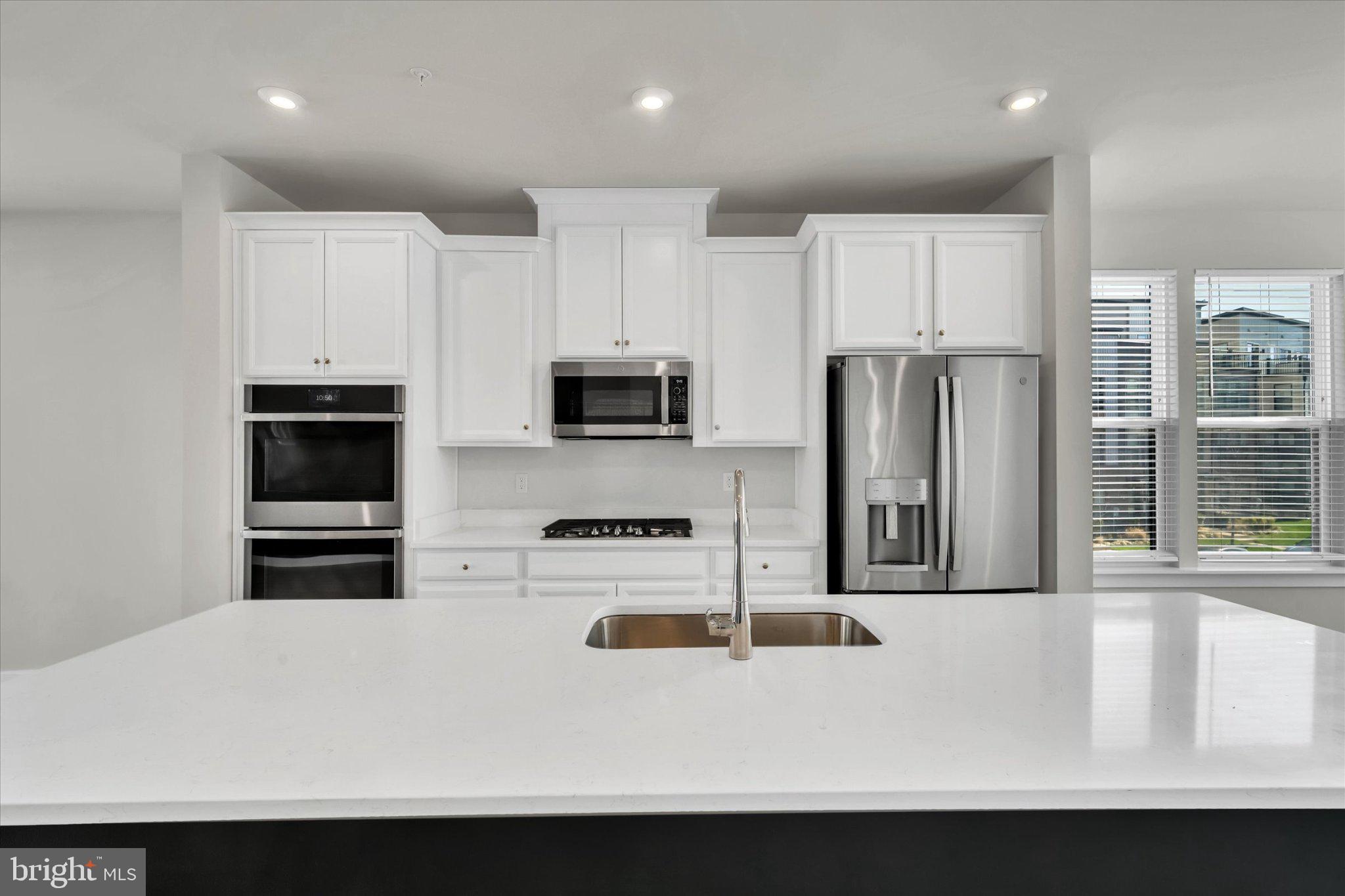 RIVERFRONT - Residential