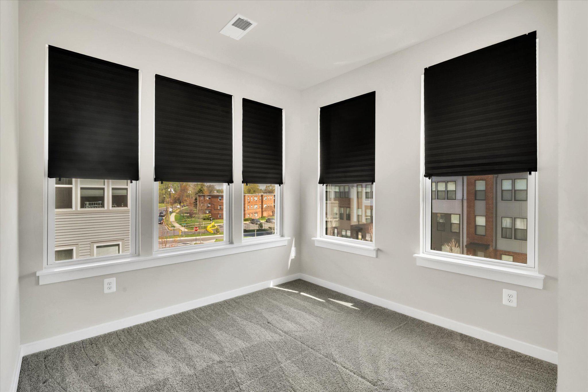 RIVERFRONT - Residential