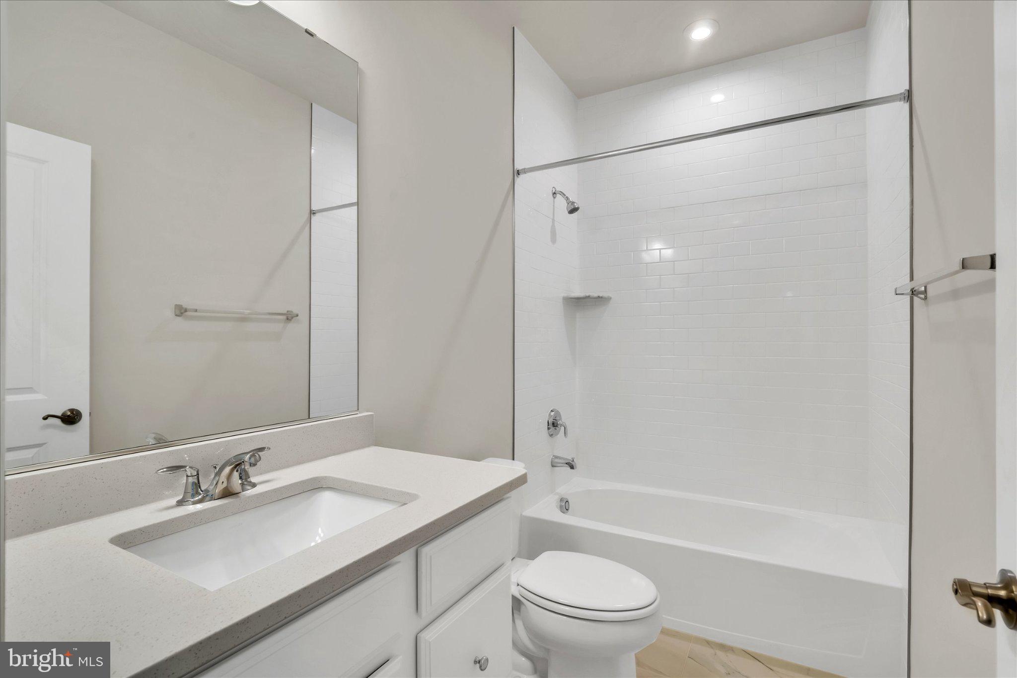 RIVERFRONT - Residential