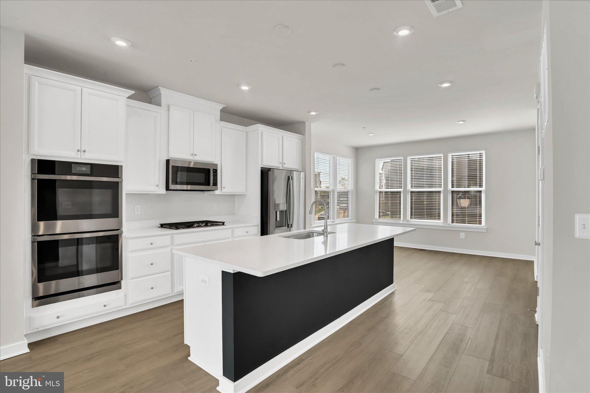 RIVERFRONT - Residential