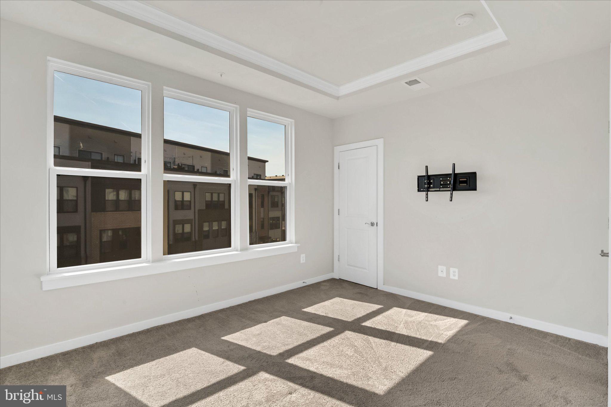 RIVERFRONT - Residential