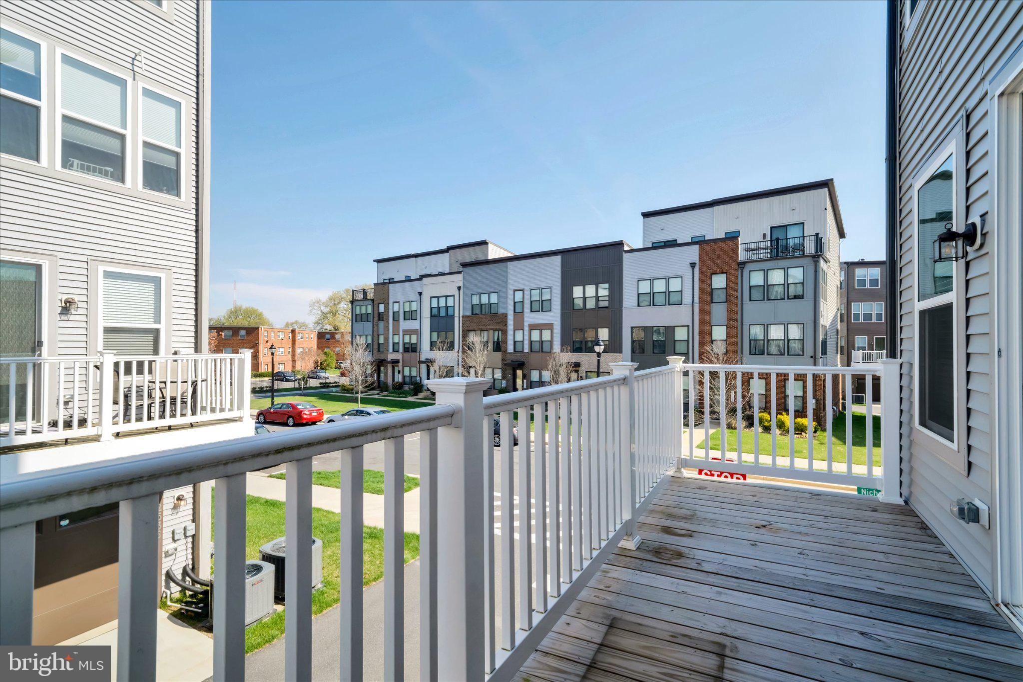 RIVERFRONT - Residential