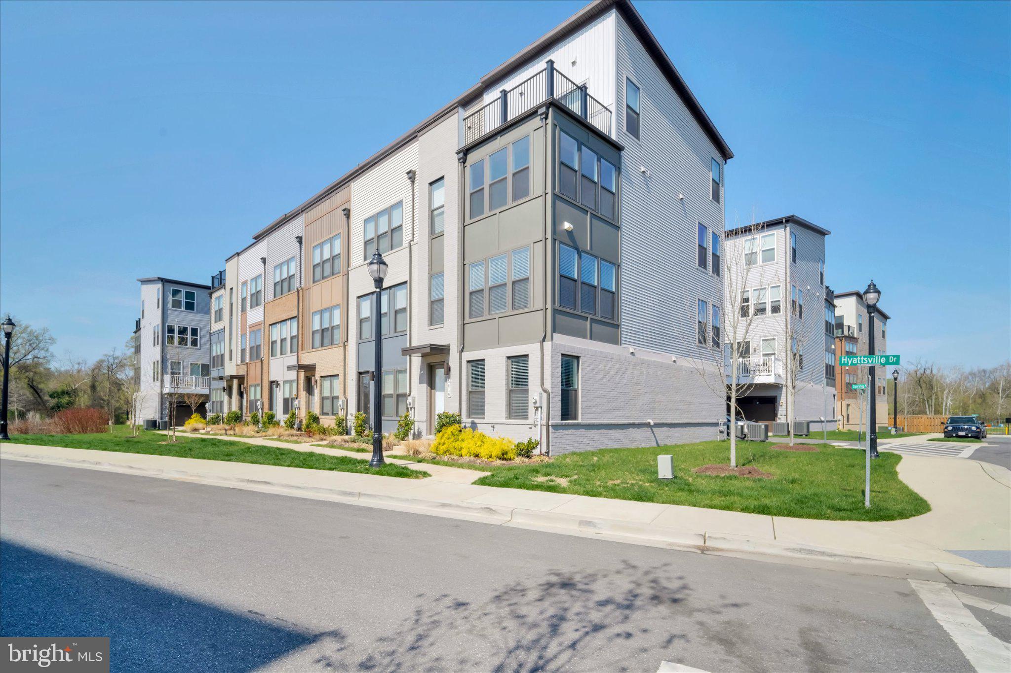 RIVERFRONT - Residential