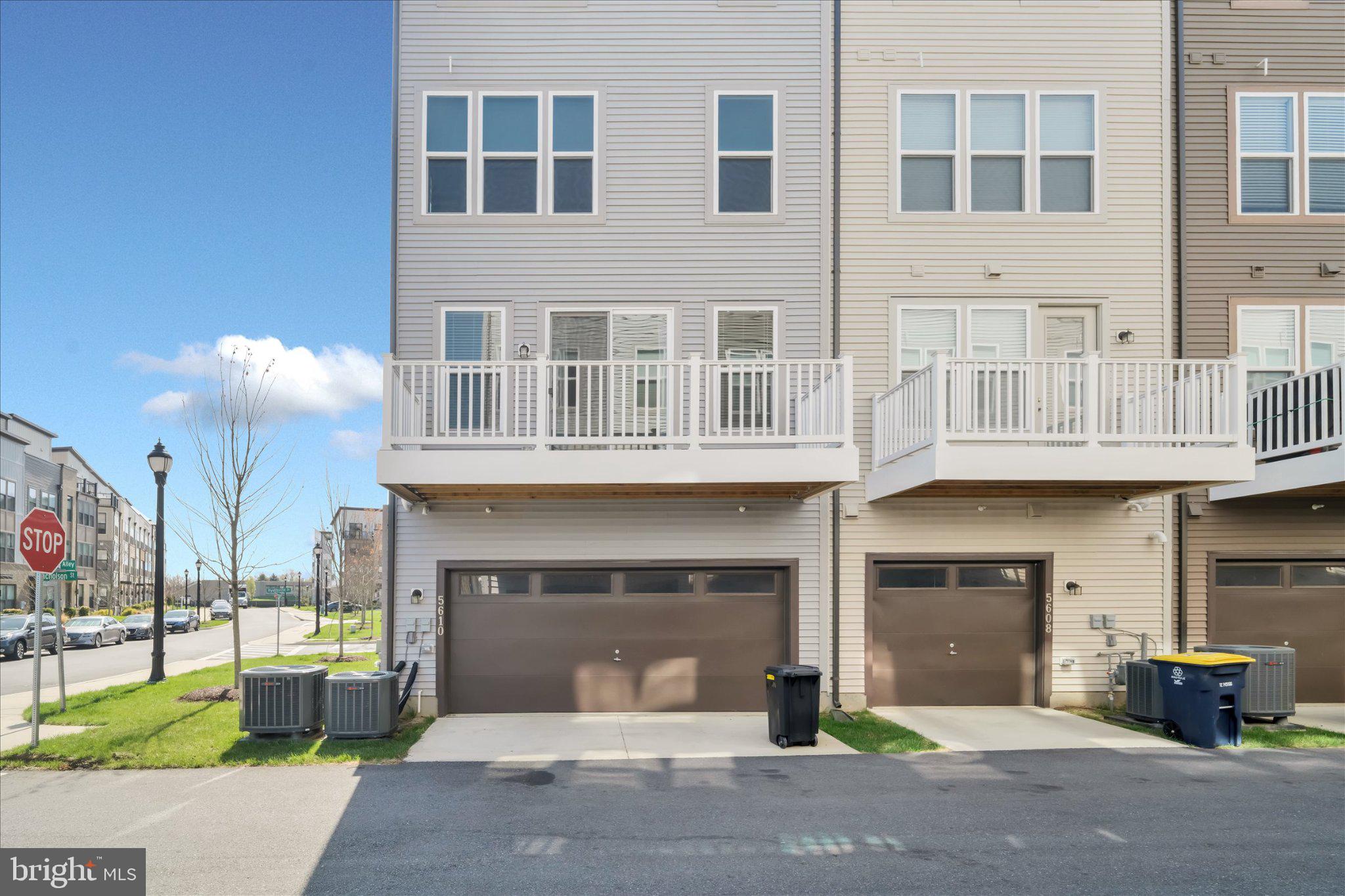 RIVERFRONT - Residential