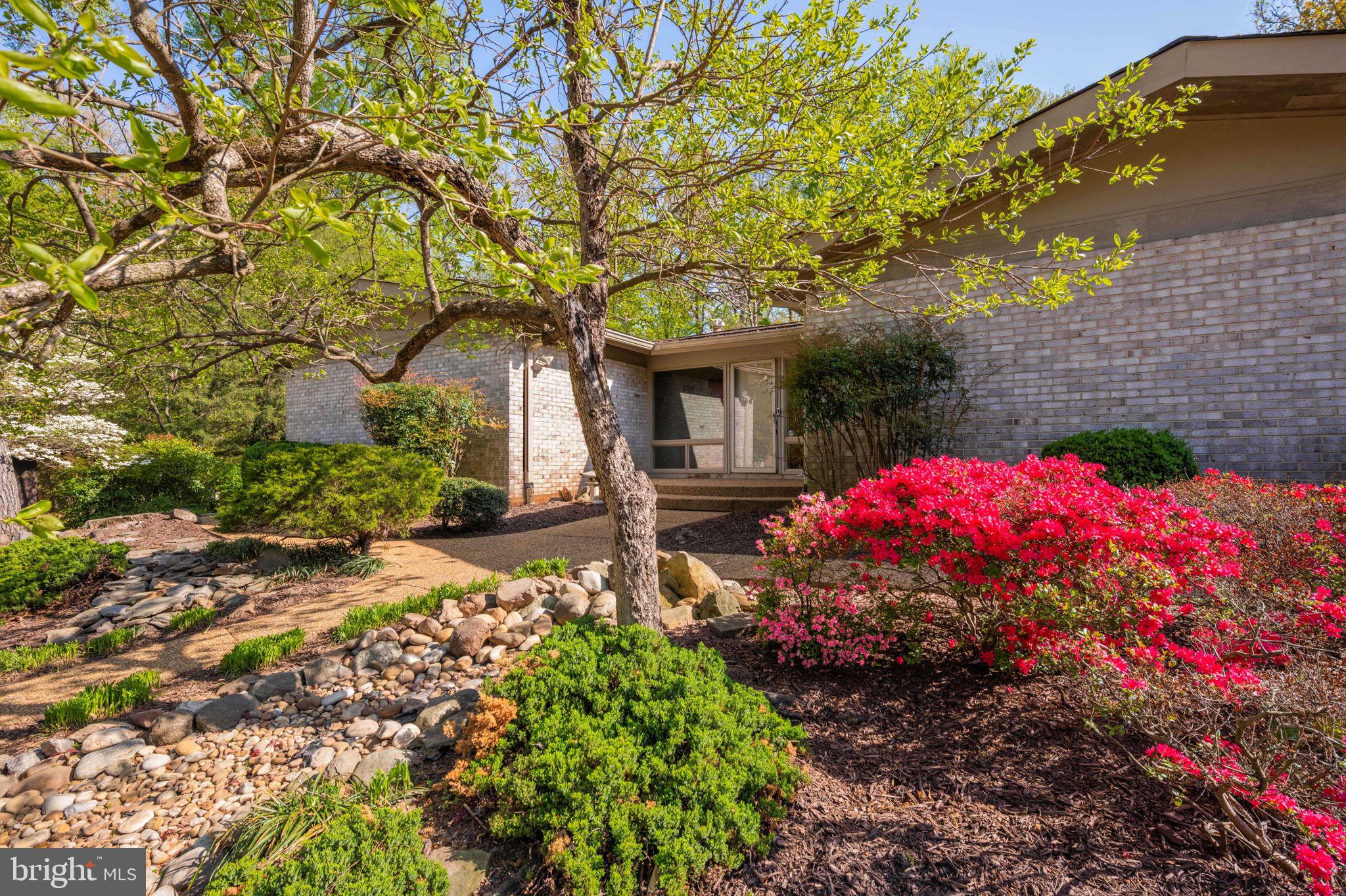 3019 CUNNINGHAM DRIVE
