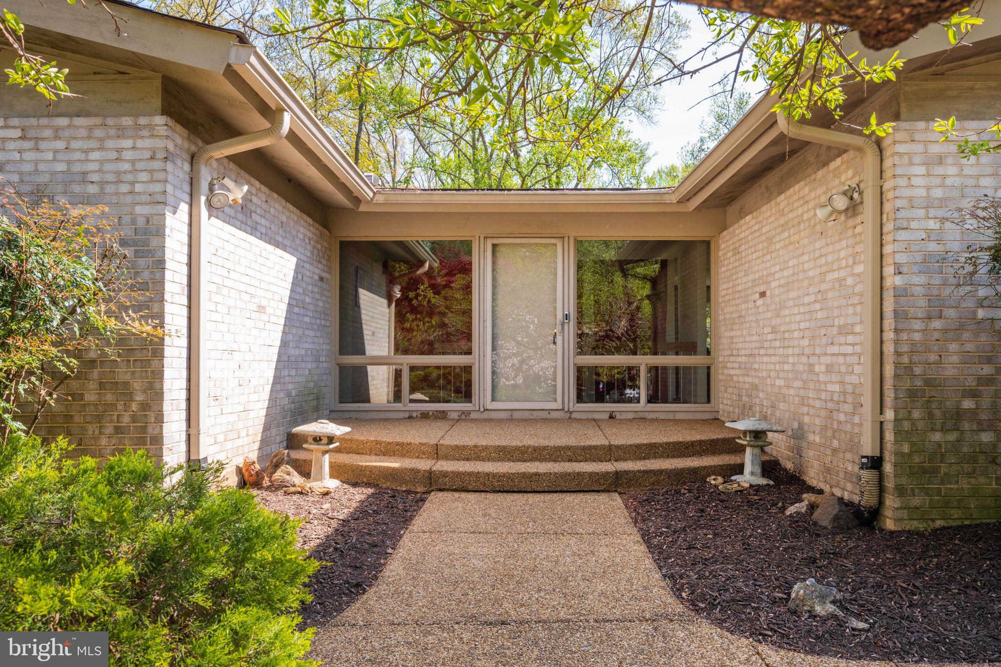 3019 CUNNINGHAM DRIVE