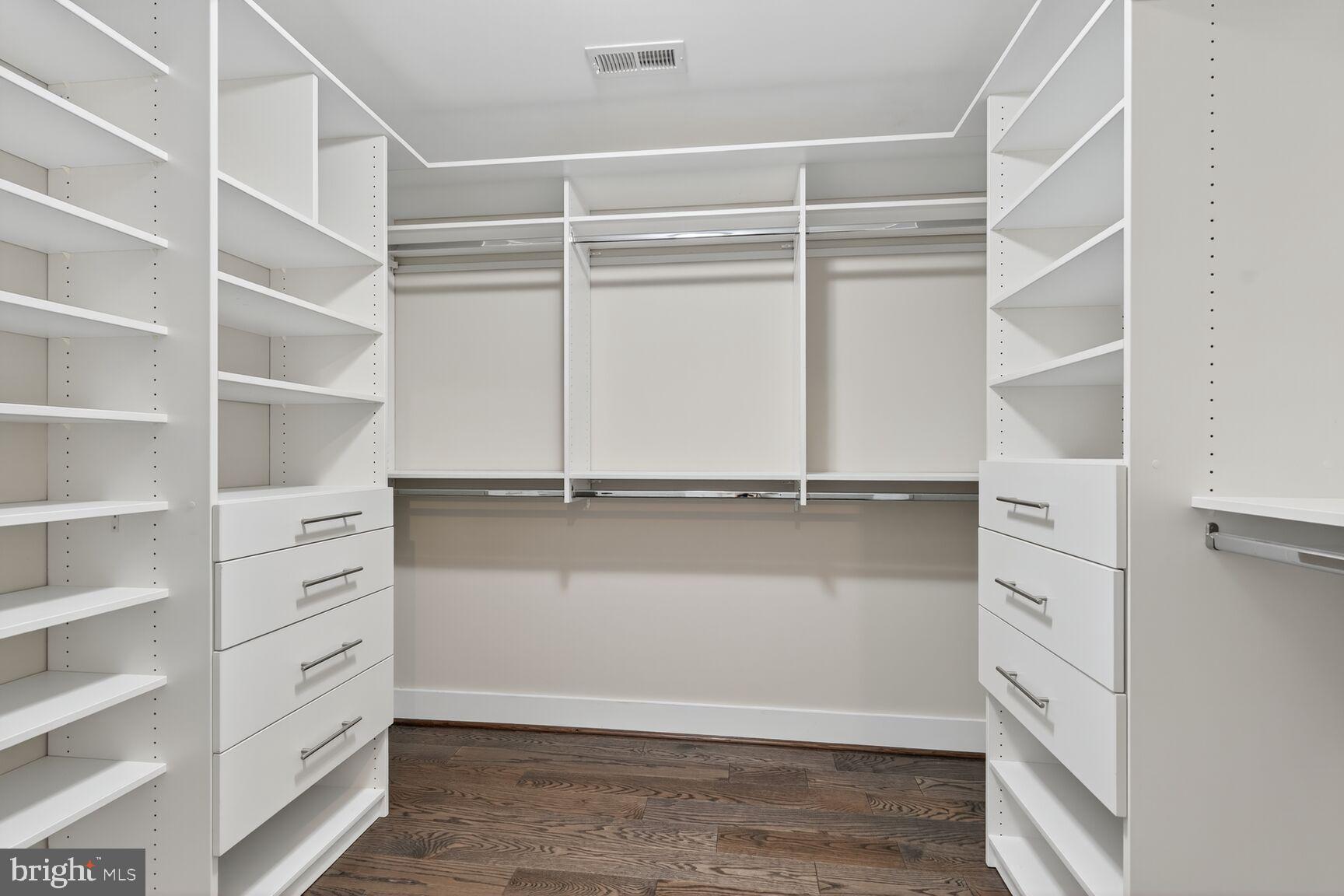 ROSEMONT PARK - Residential