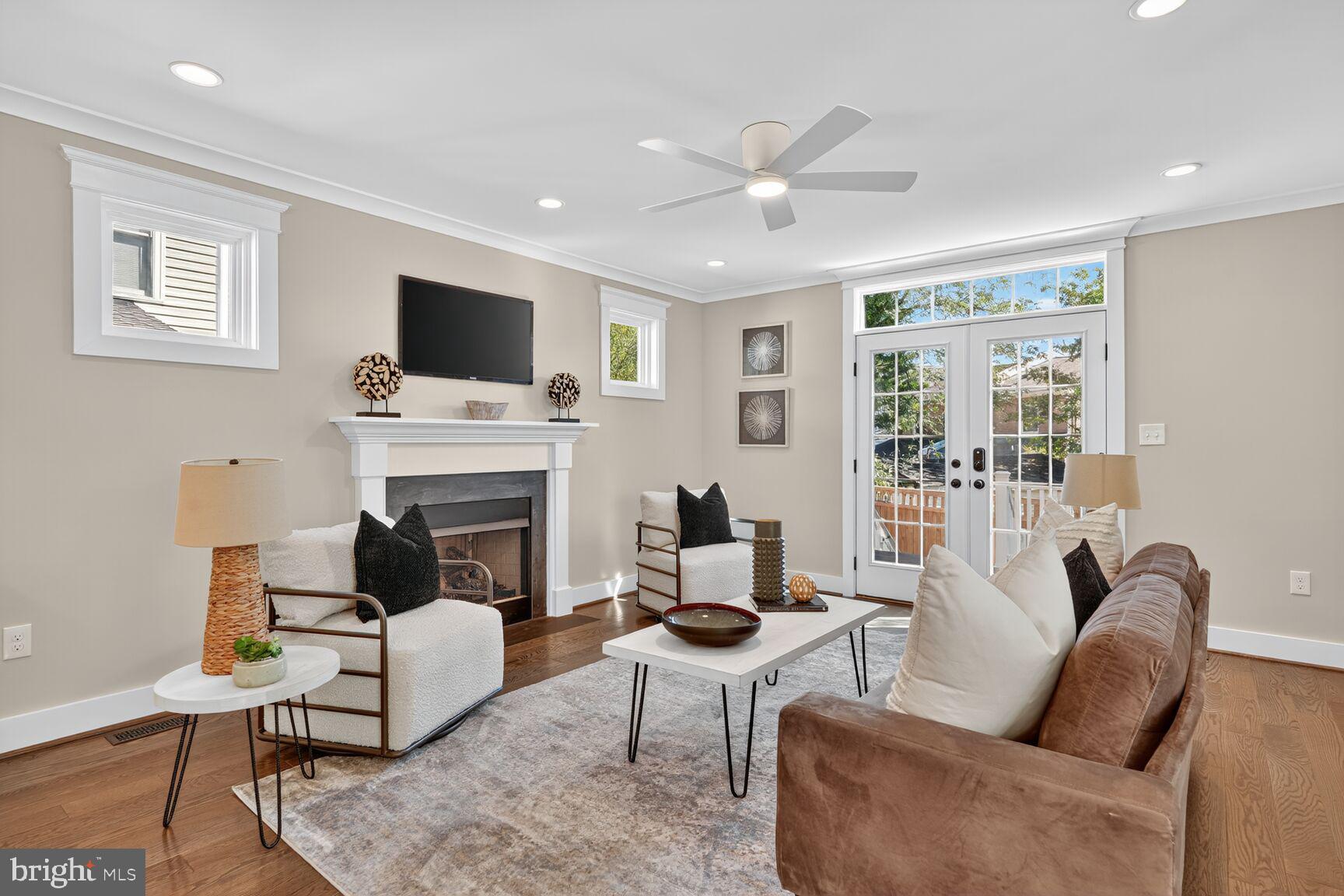 ROSEMONT PARK - Residential