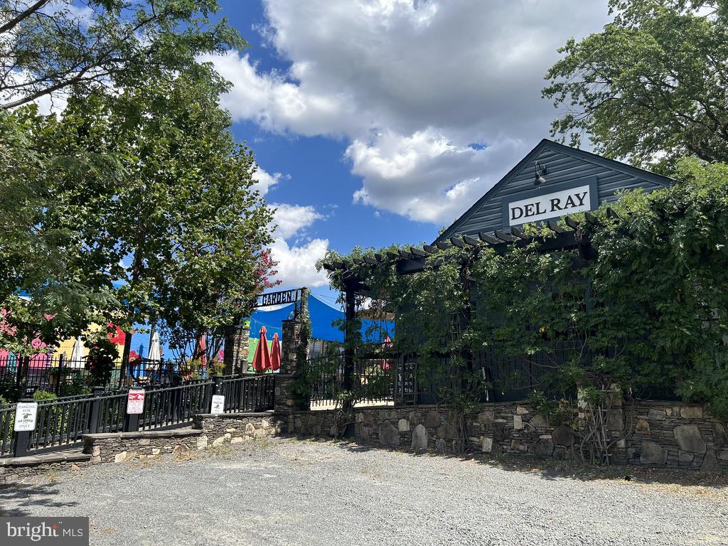 ROSEMONT PARK - Residential