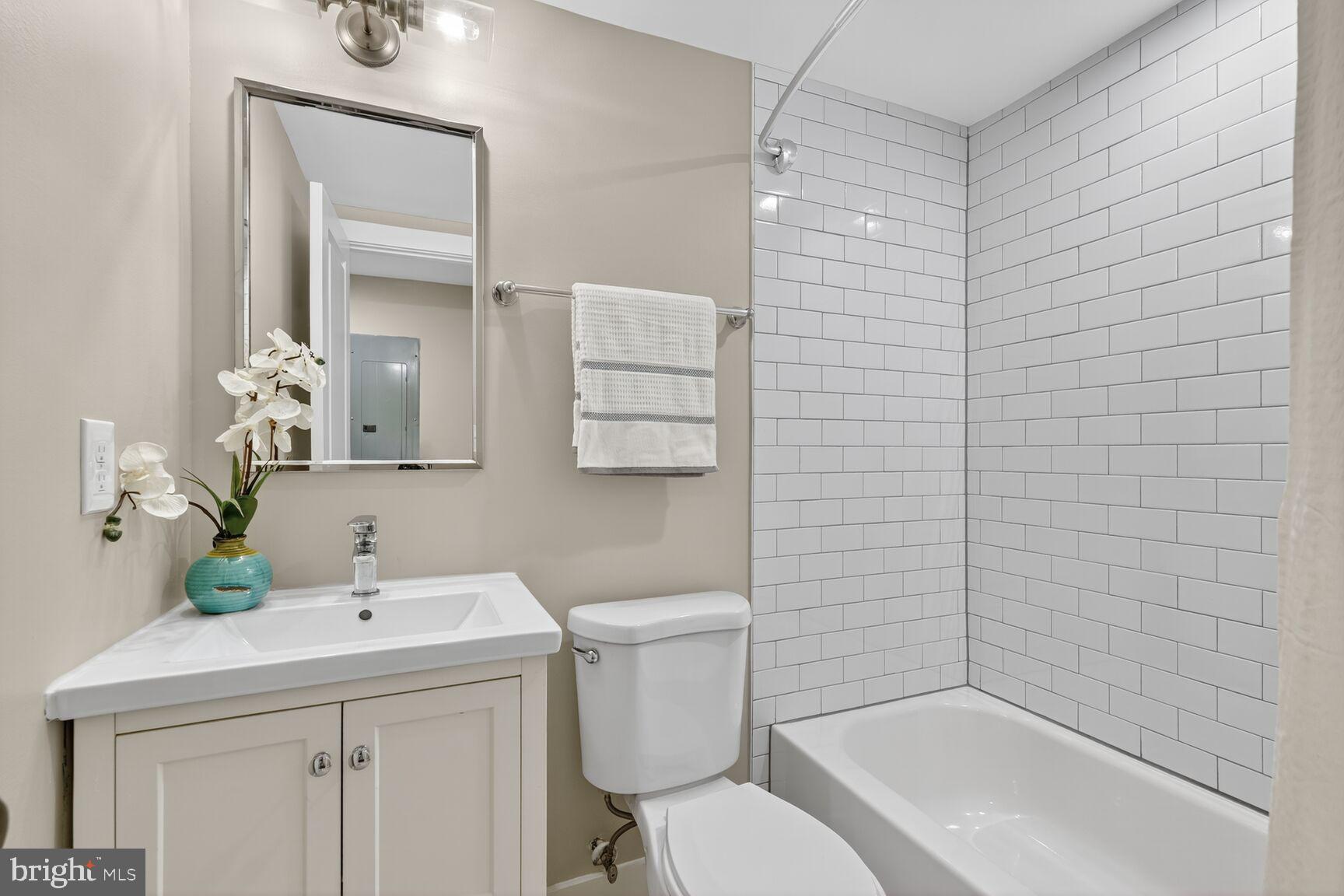 ROSEMONT PARK - Residential