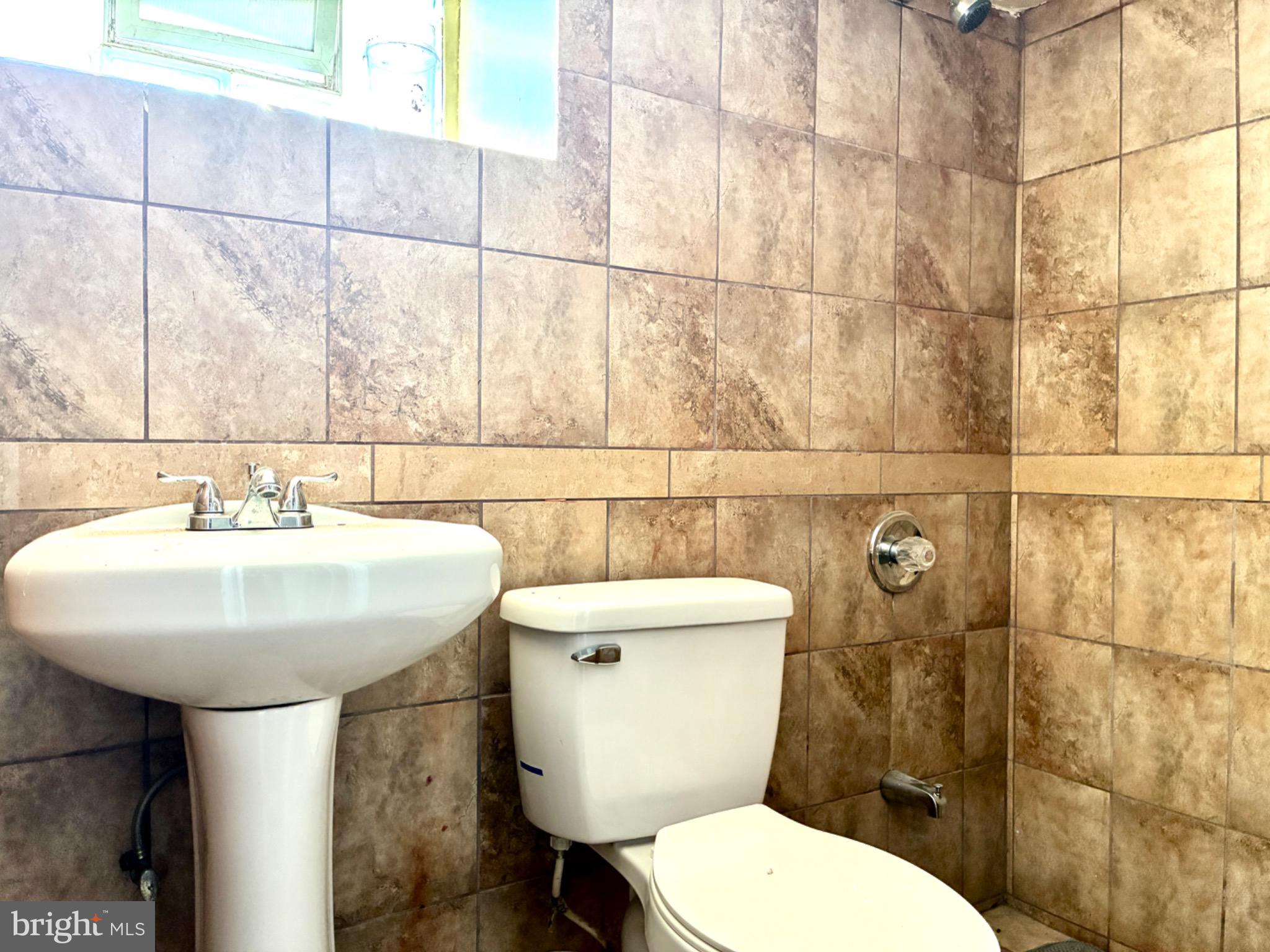 MANTUA - Residential Lease