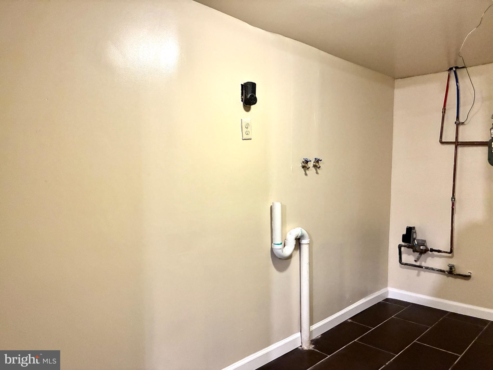 MANTUA - Residential Lease