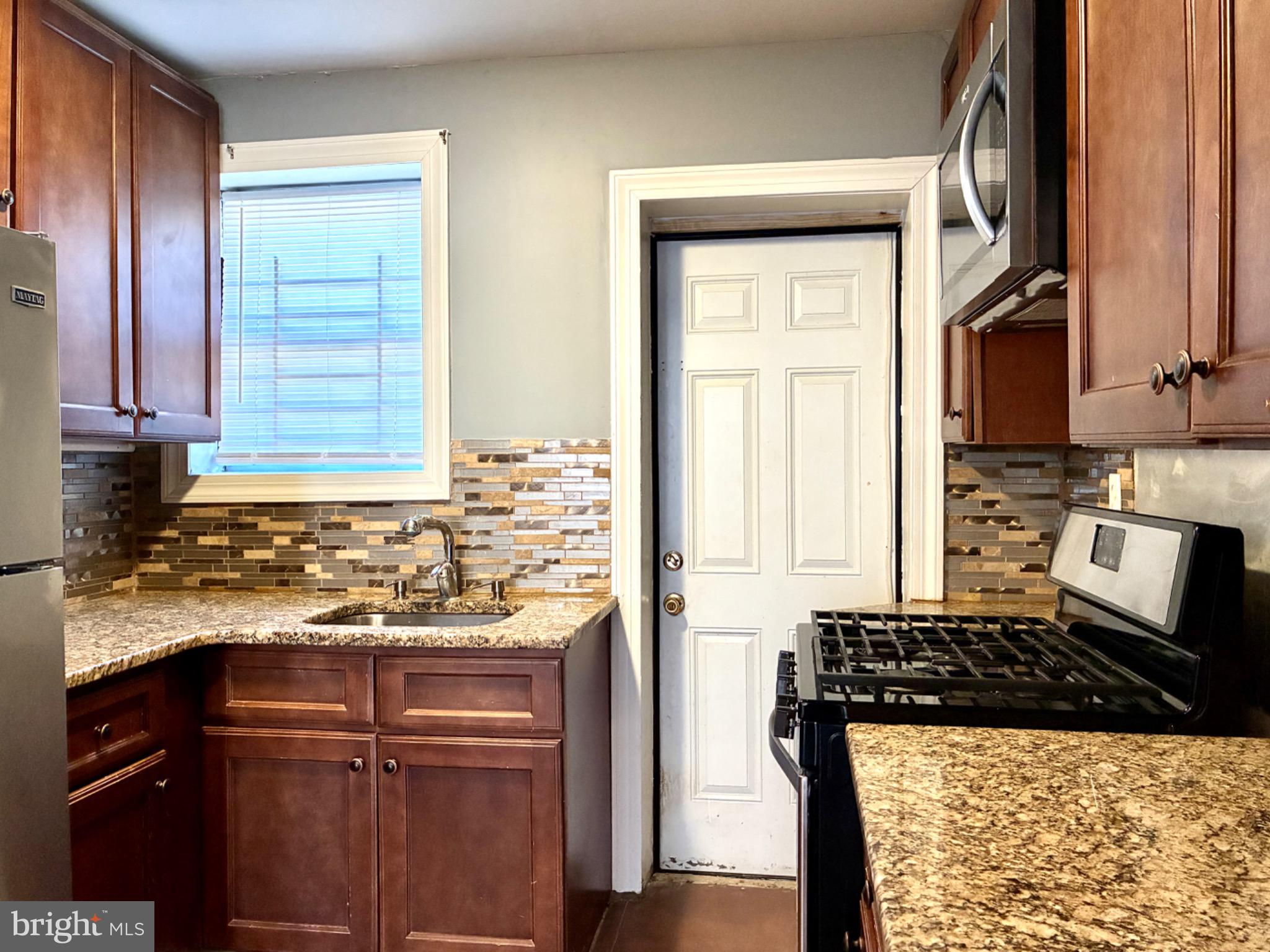 MANTUA - Residential Lease