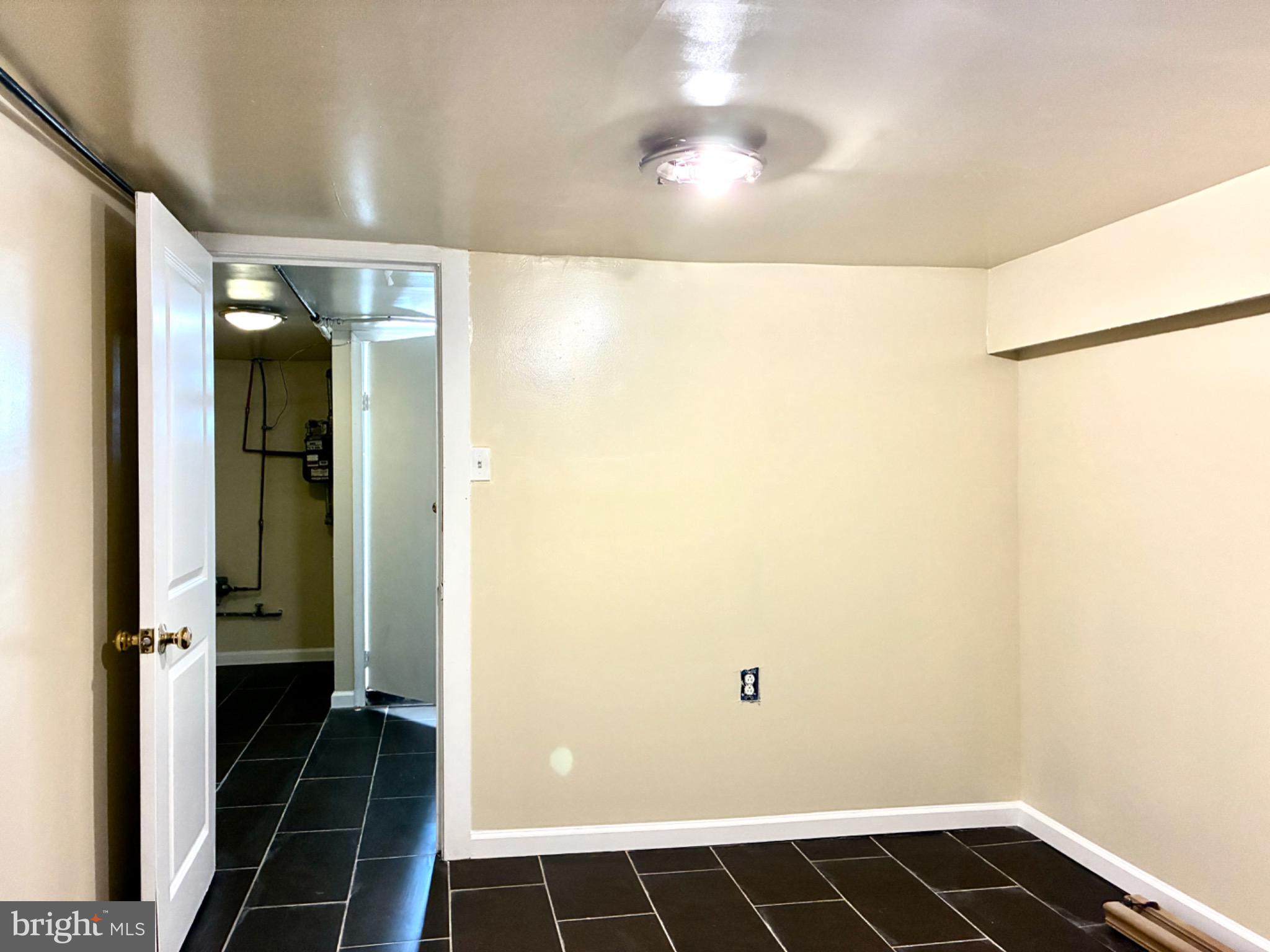 MANTUA - Residential Lease