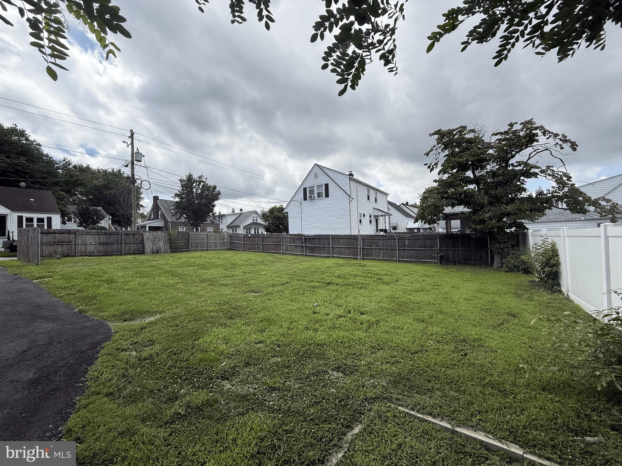 409 W SUMMIT AVENUE