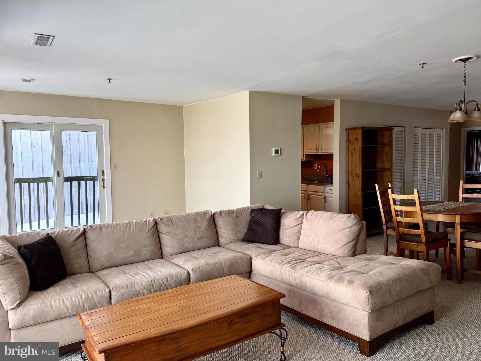 5213 LE PARC DRIVE 7