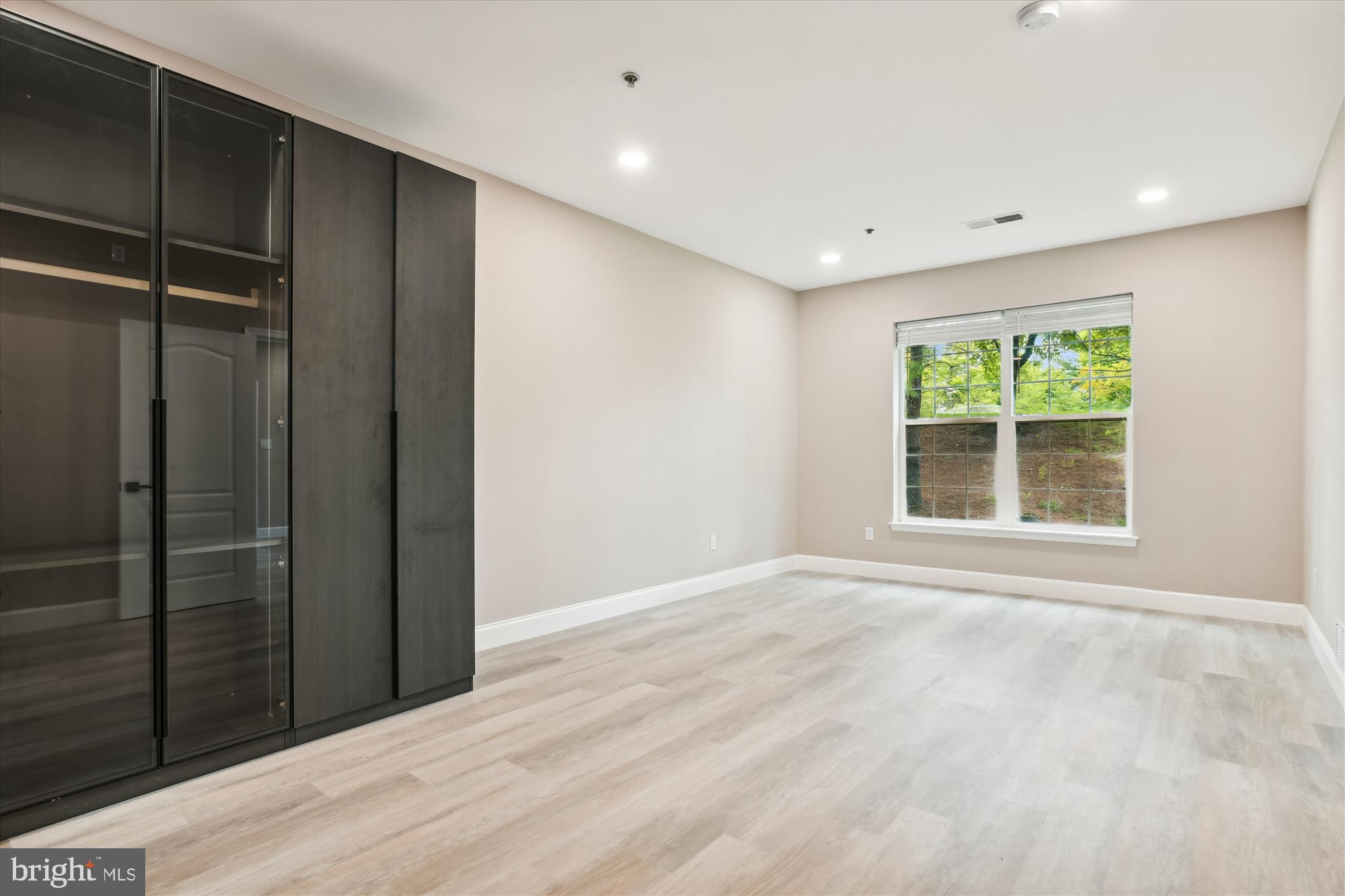 RIVER HILL - Residential Lease