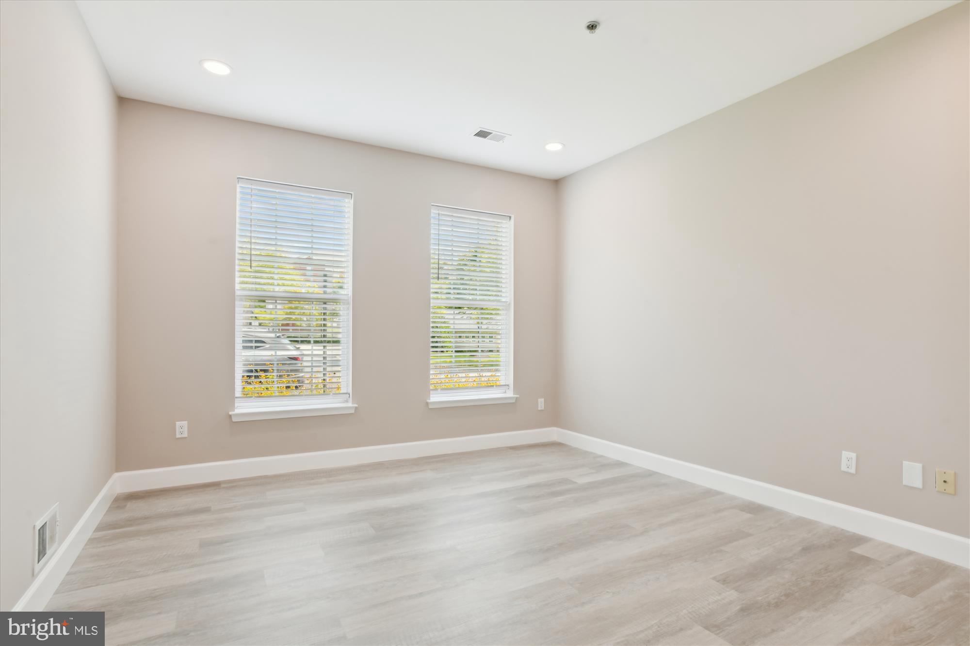 RIVER HILL - Residential Lease