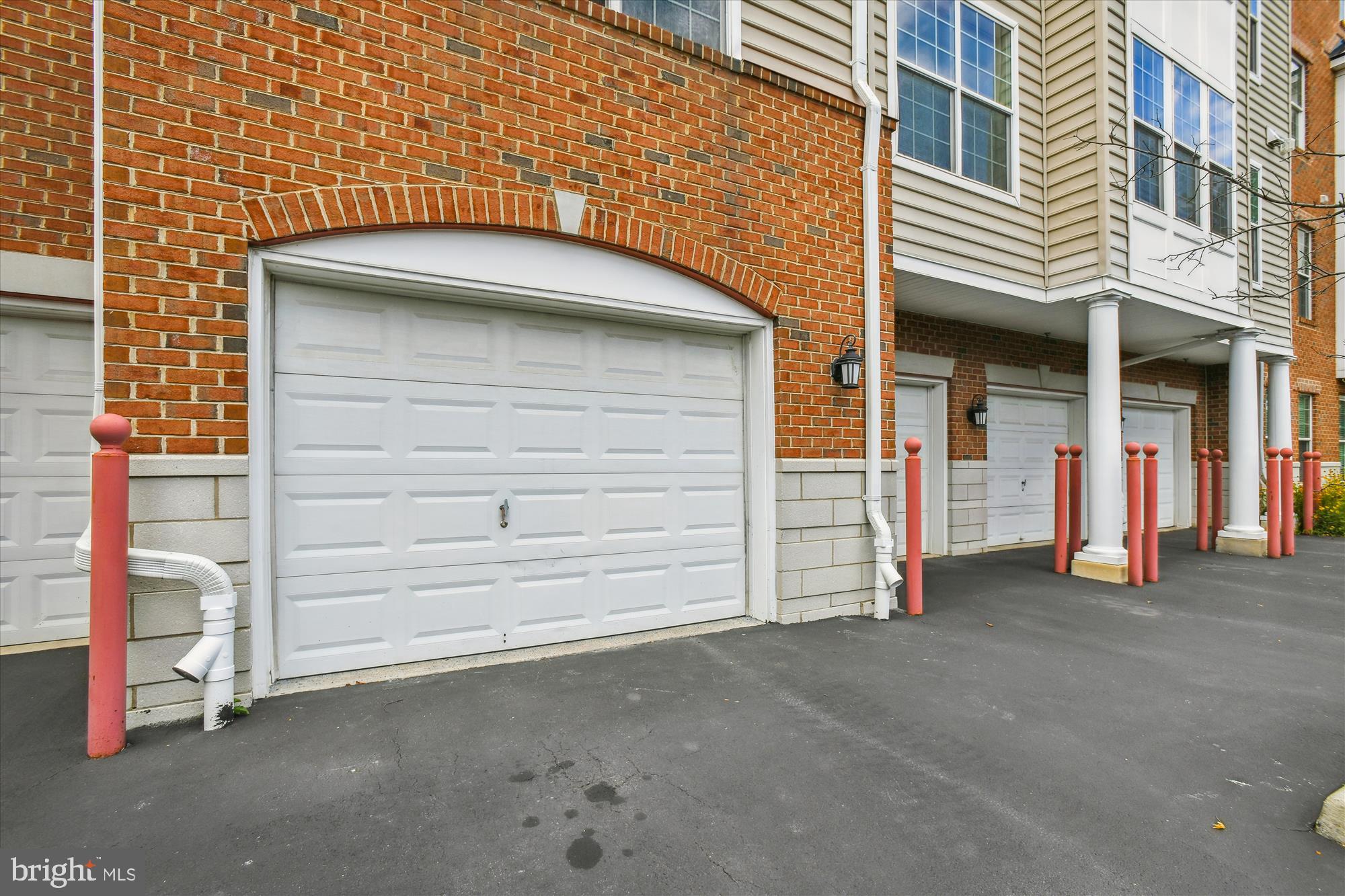 RIVER HILL - Residential Lease