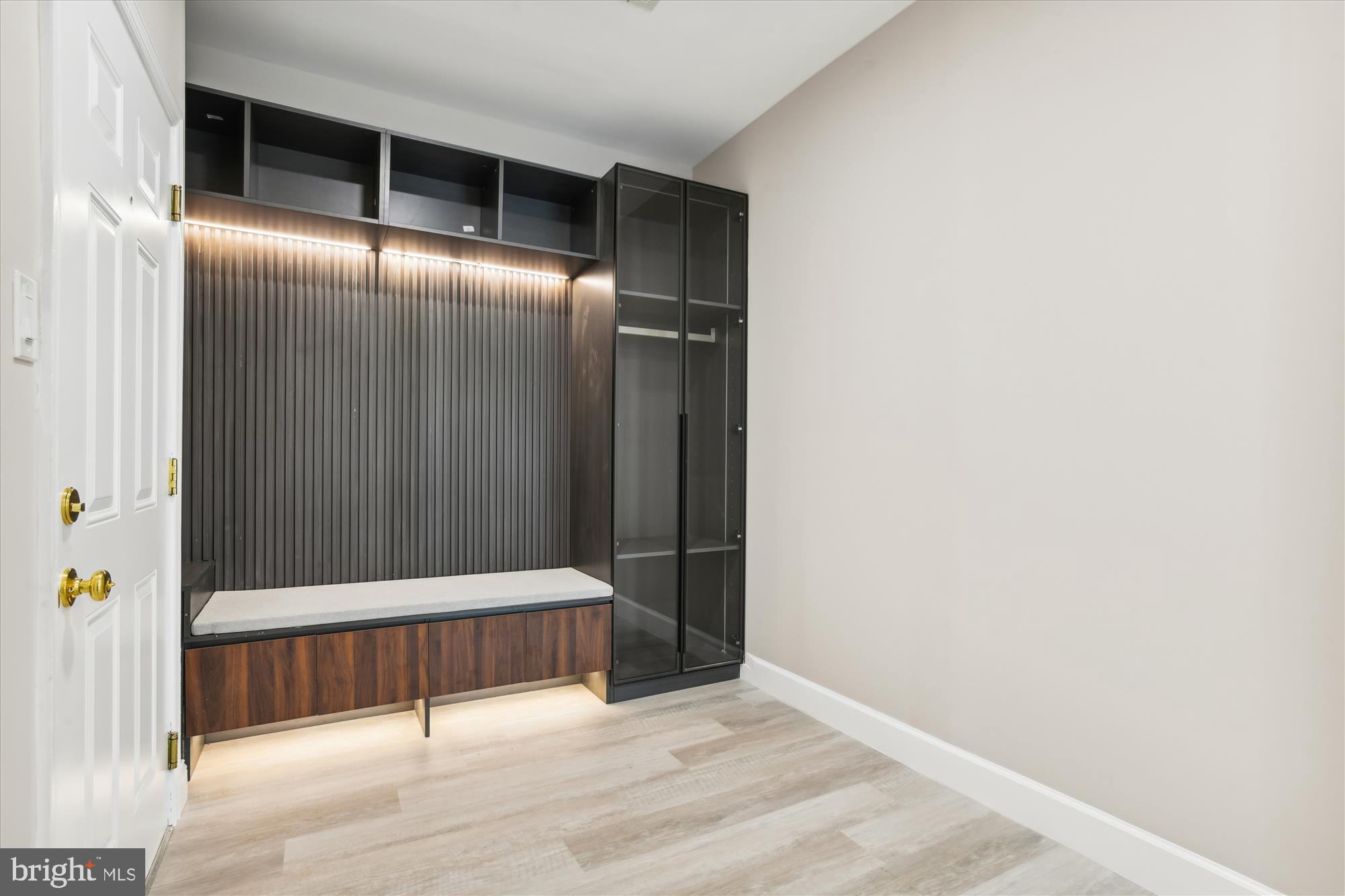 RIVER HILL - Residential Lease