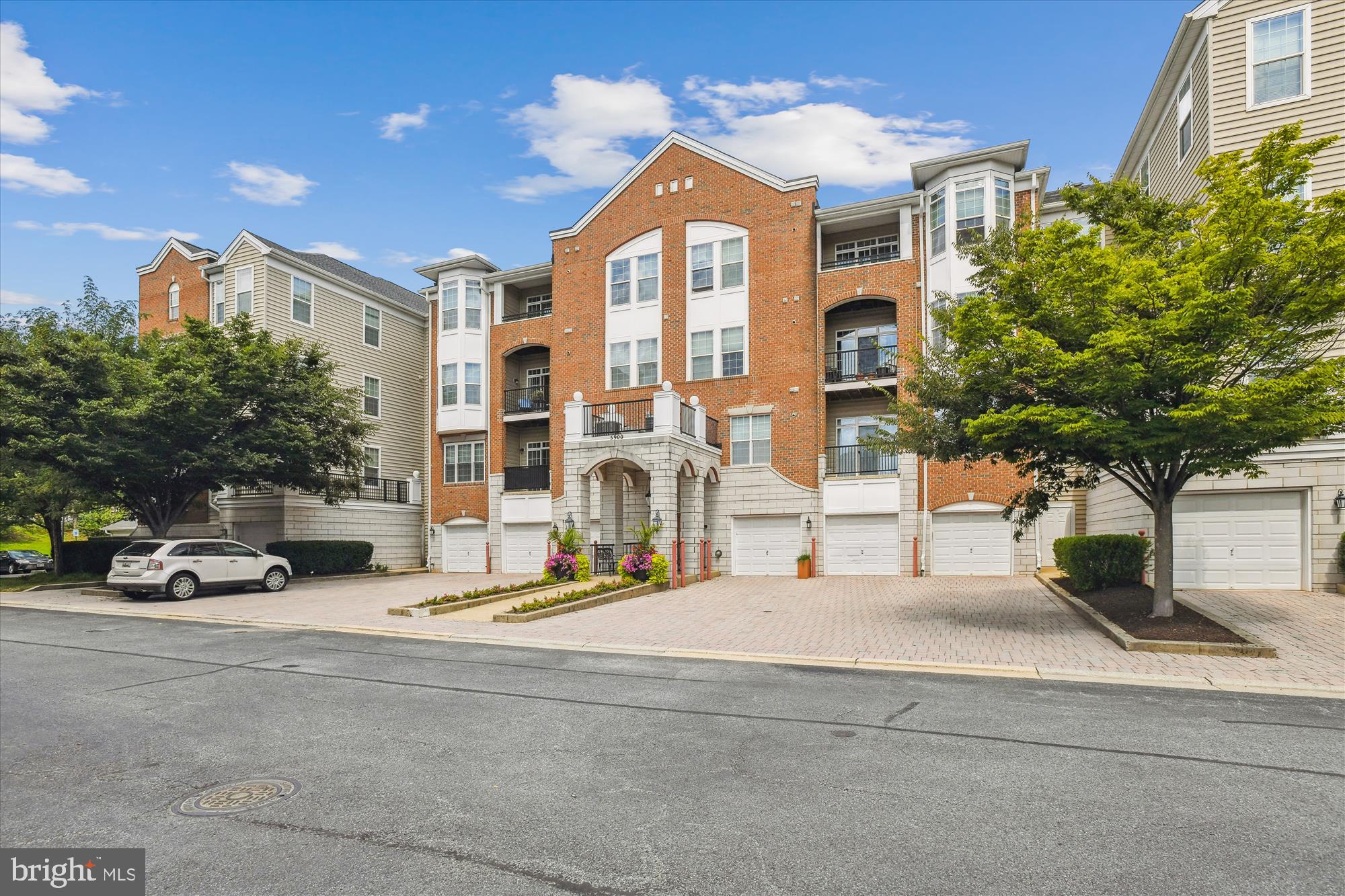 RIVER HILL - Residential Lease