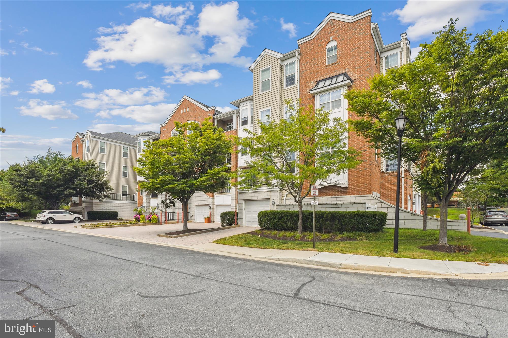 RIVER HILL - Residential Lease