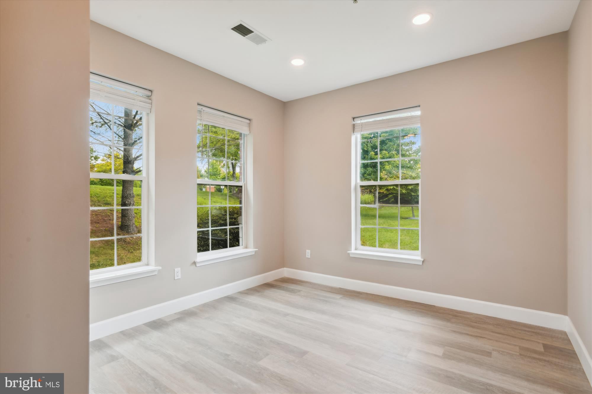 RIVER HILL - Residential Lease