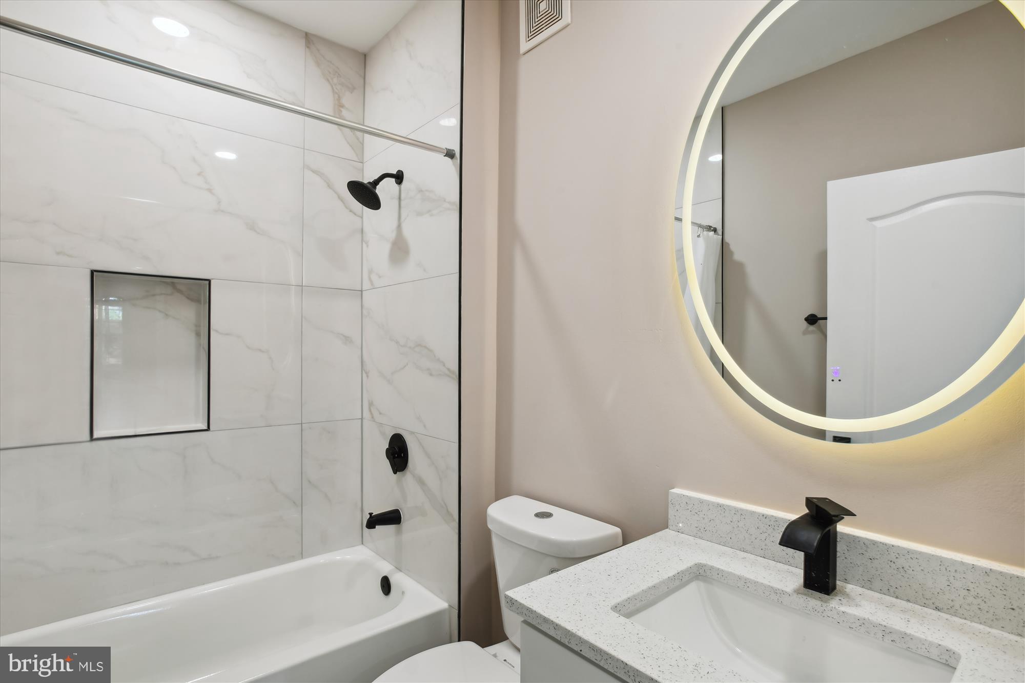 RIVER HILL - Residential Lease