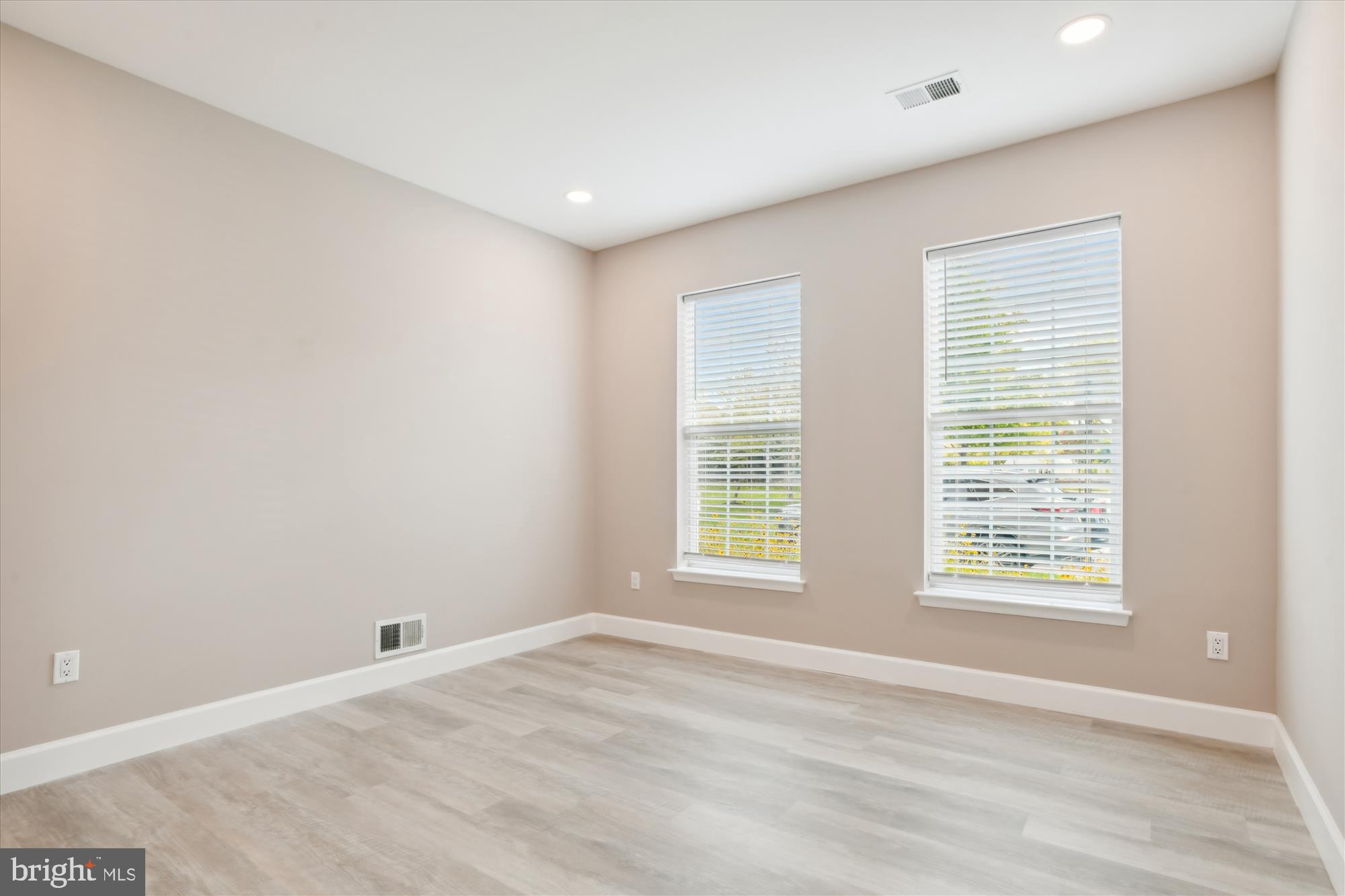 RIVER HILL - Residential Lease