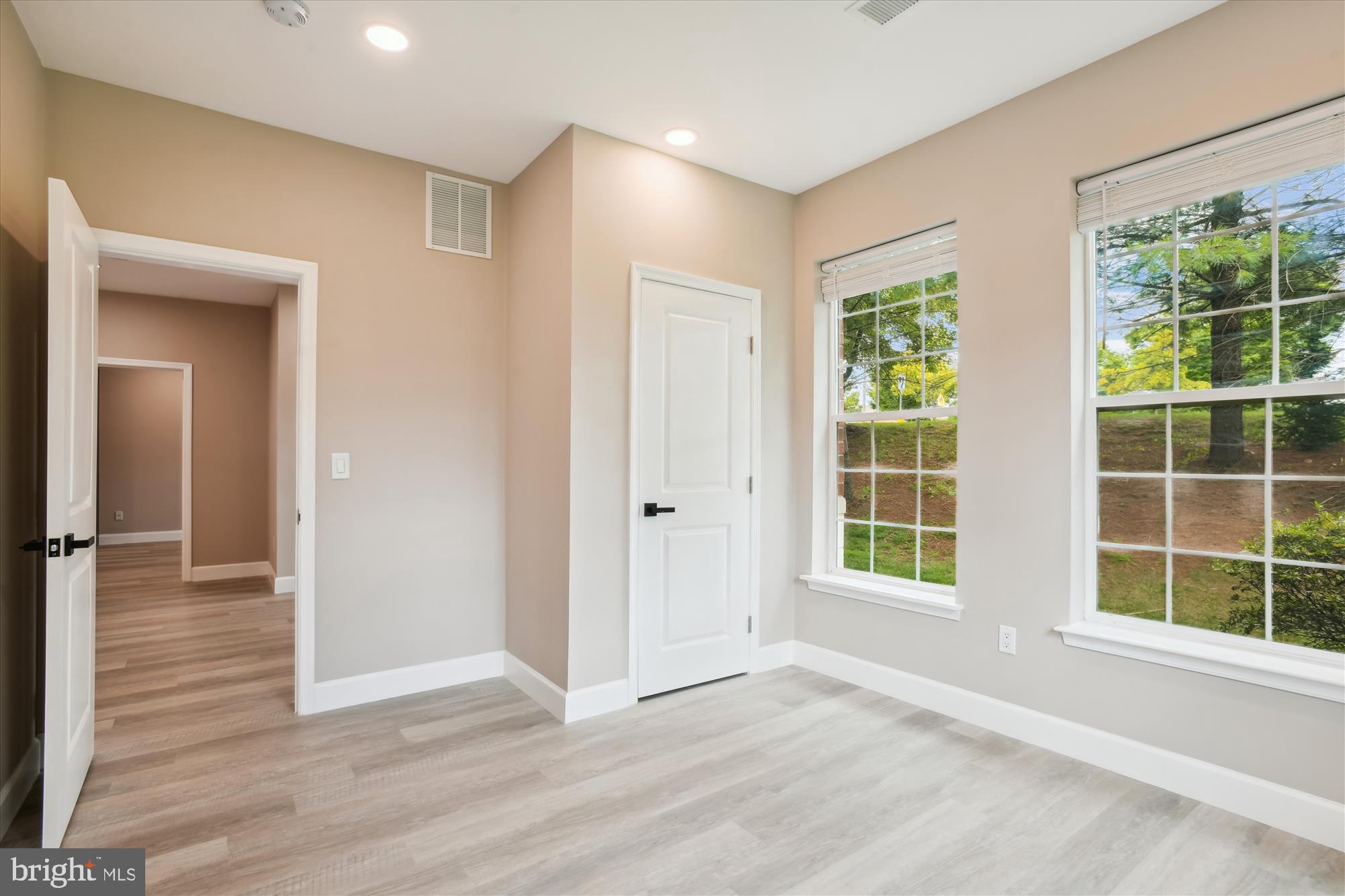 RIVER HILL - Residential Lease