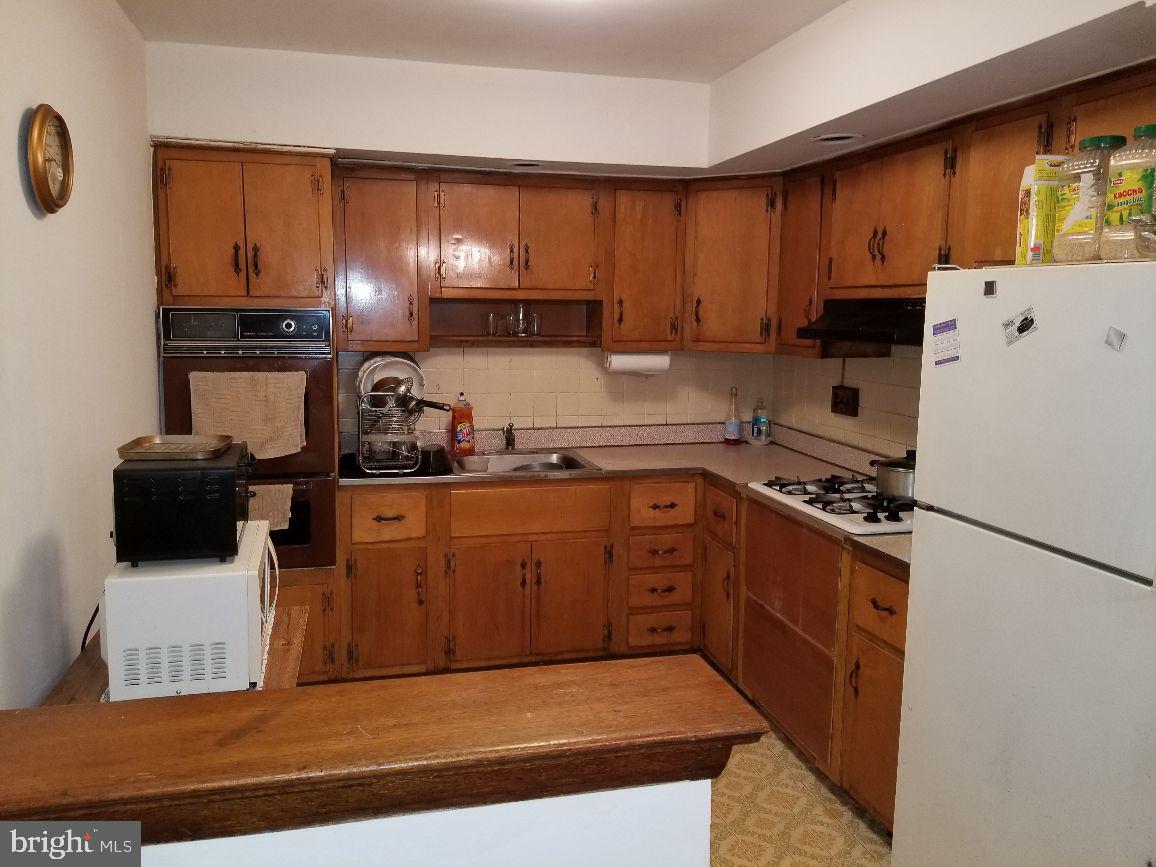 FOX CHASE - Residential Lease