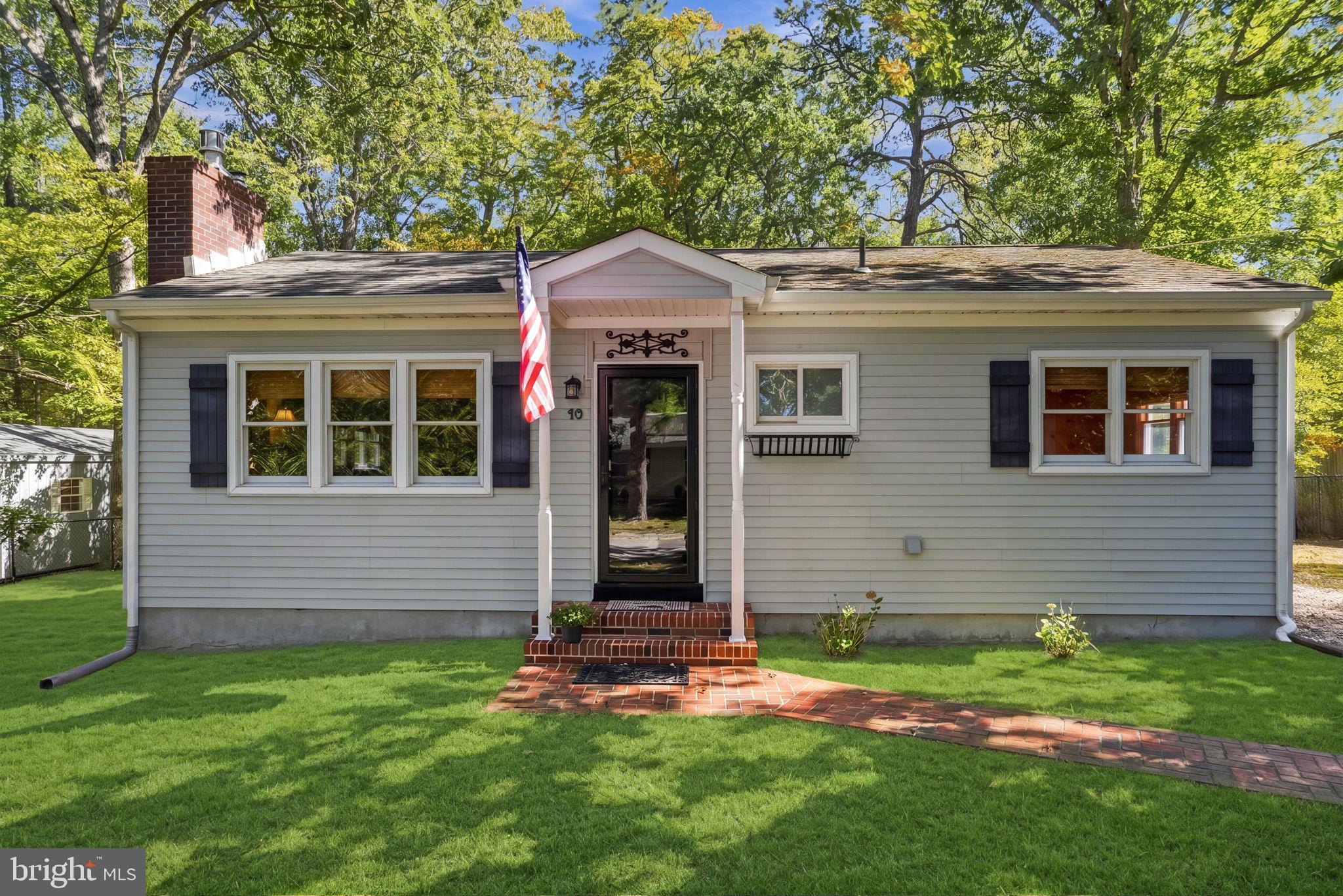 10 WOODLAND AVENUE