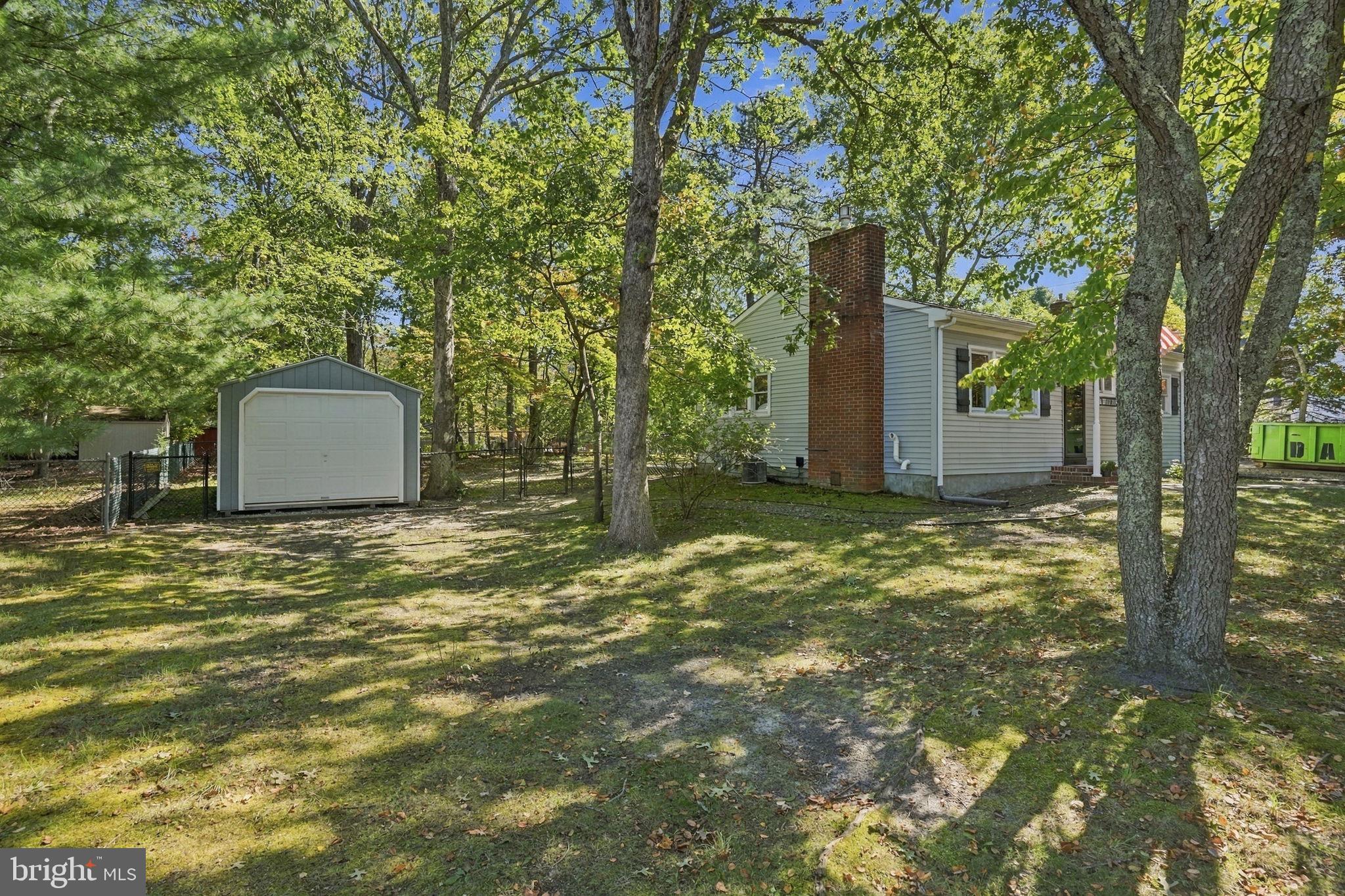 10 WOODLAND AVENUE