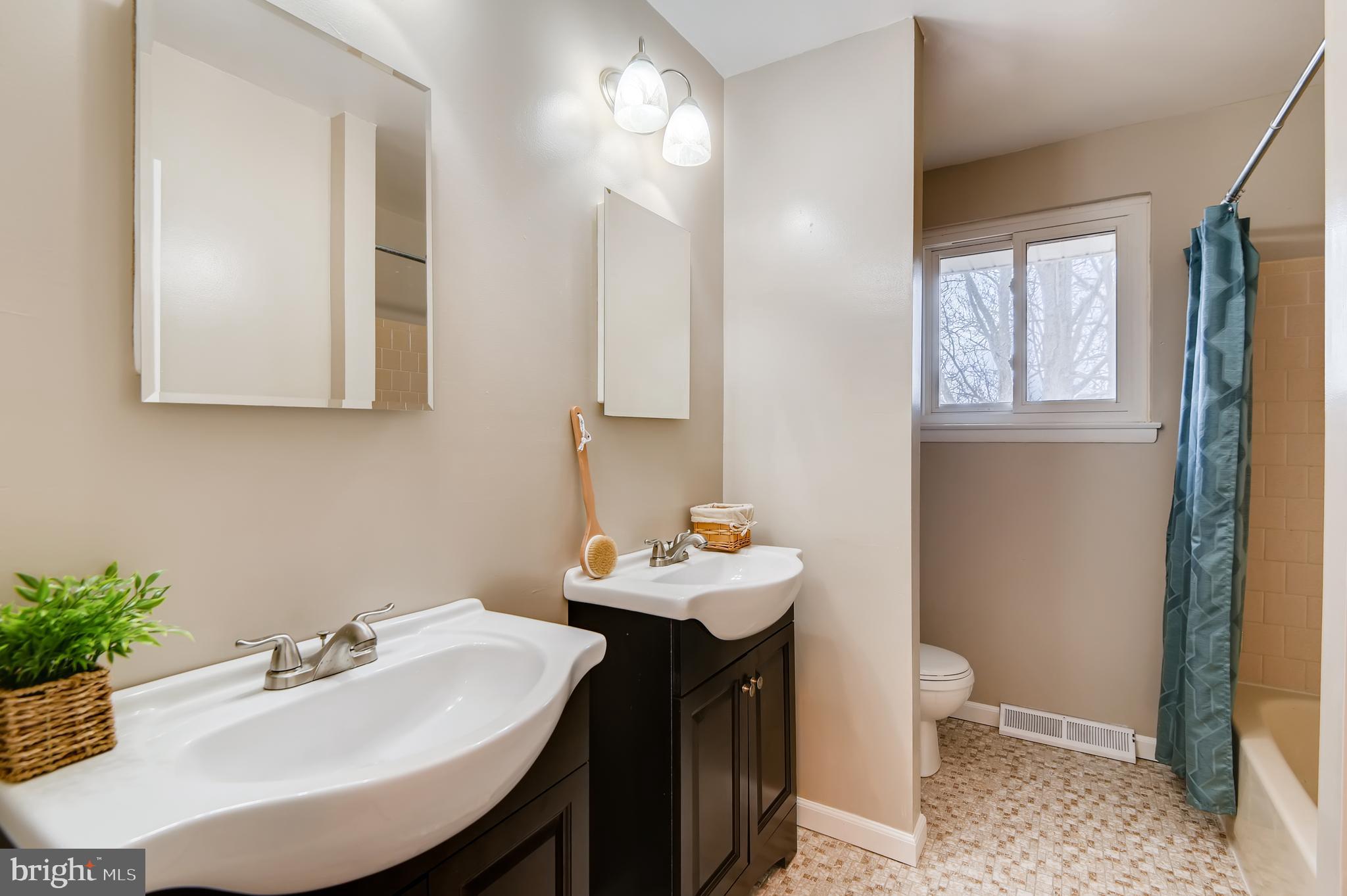 KINGS POINT - Residential