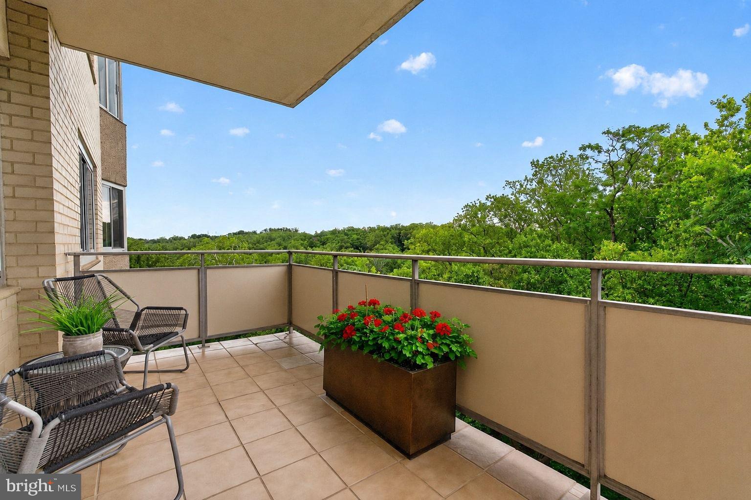 2801 NEW MEXICO AVENUE NW 806