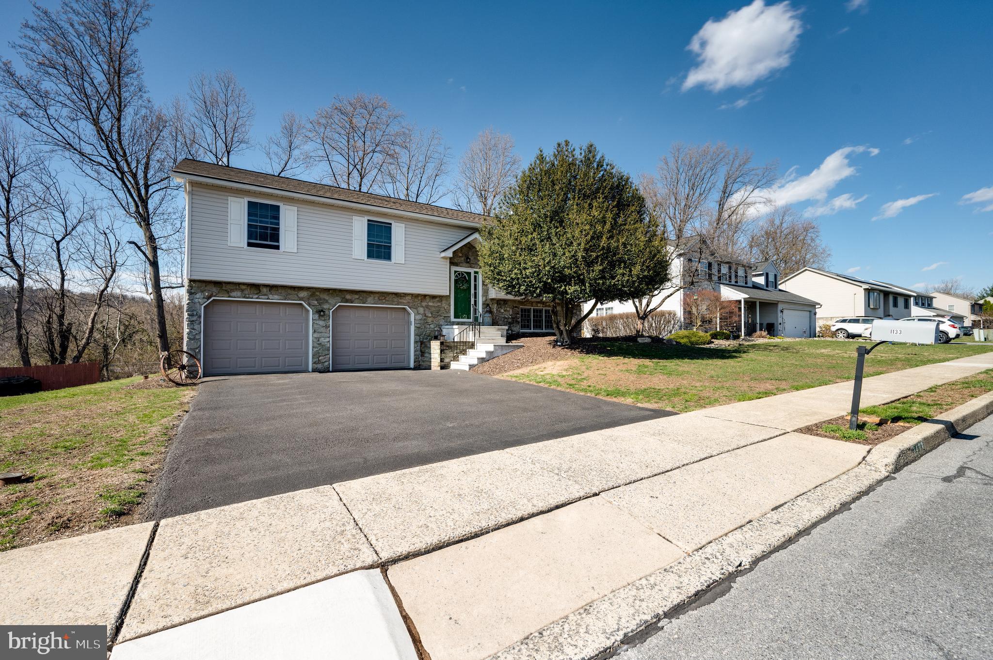 1133 ASHBOURNE DRIVE