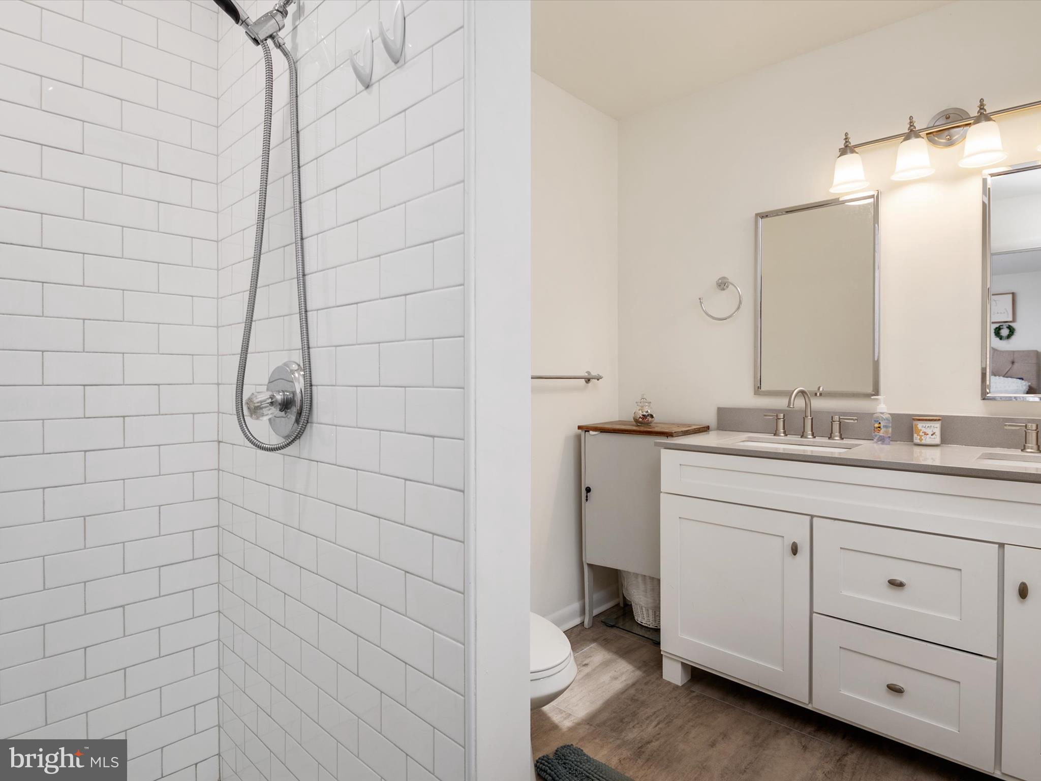 KENT ACRES - Residential