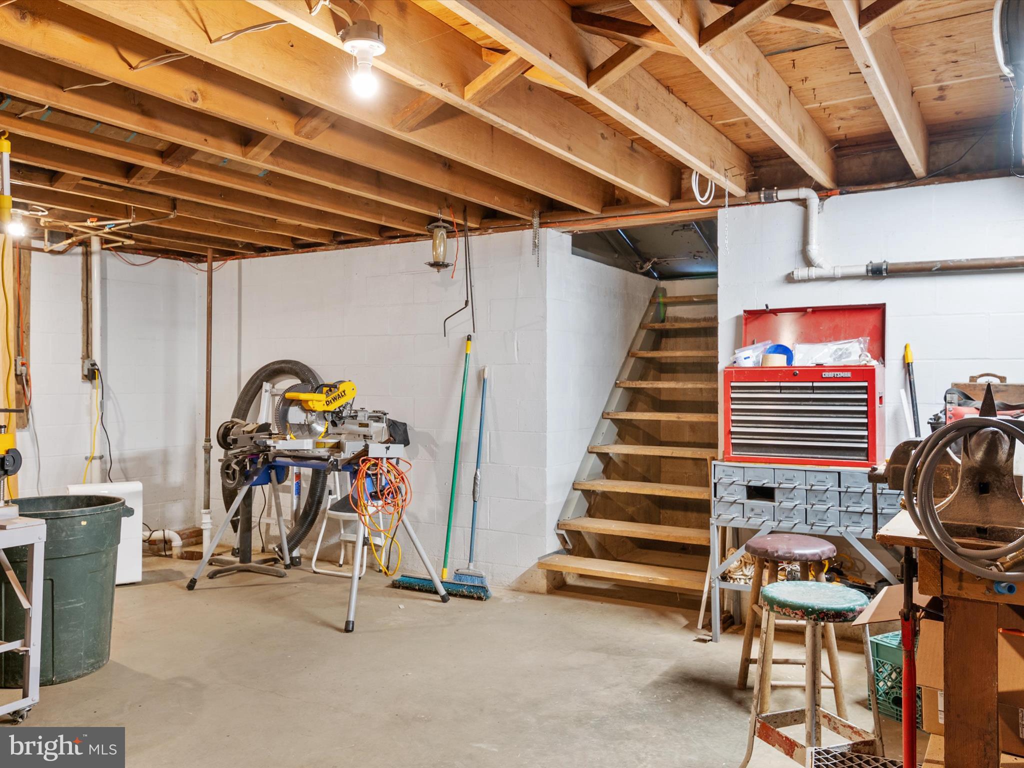 KENT ACRES - Residential