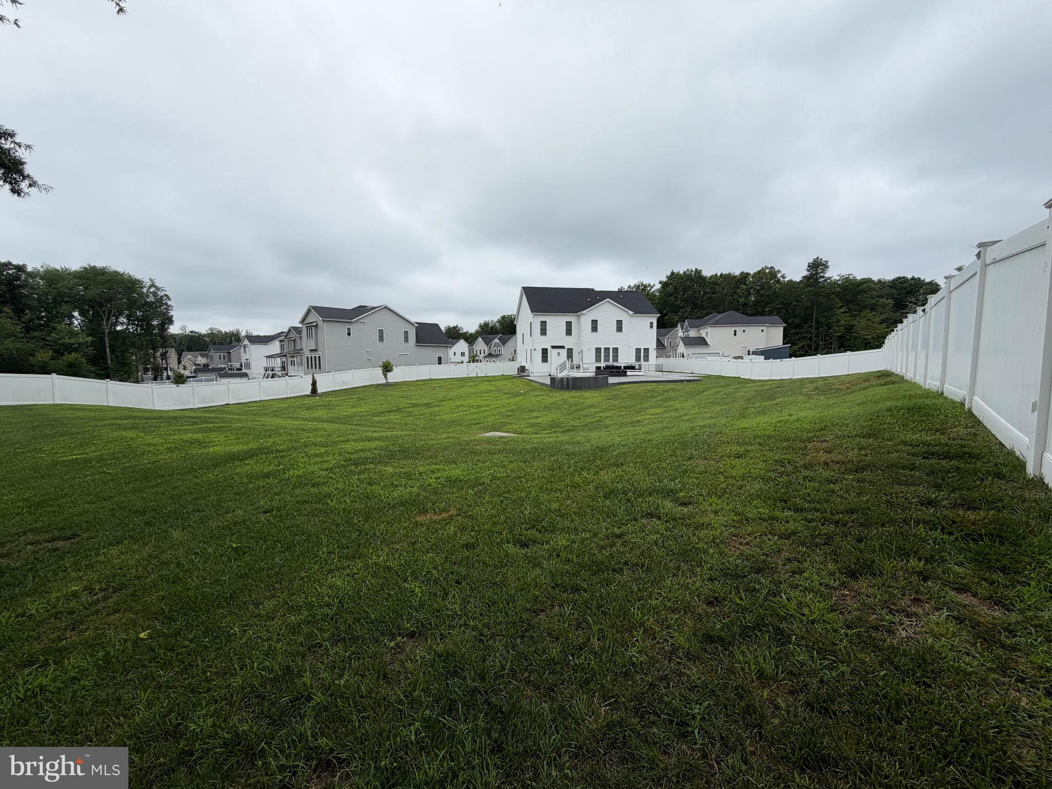 13801 TRINITY LN