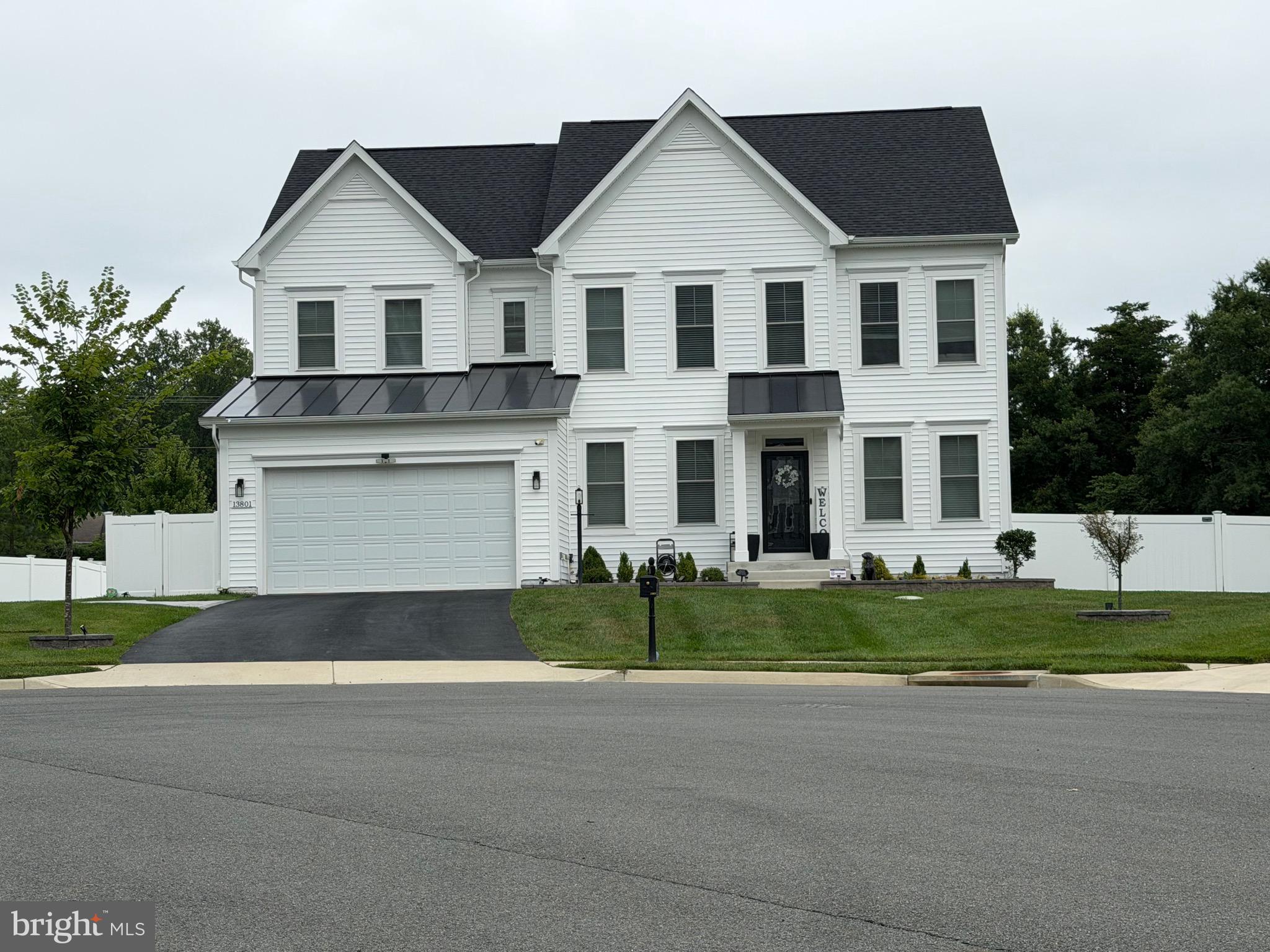 13801 TRINITY LN