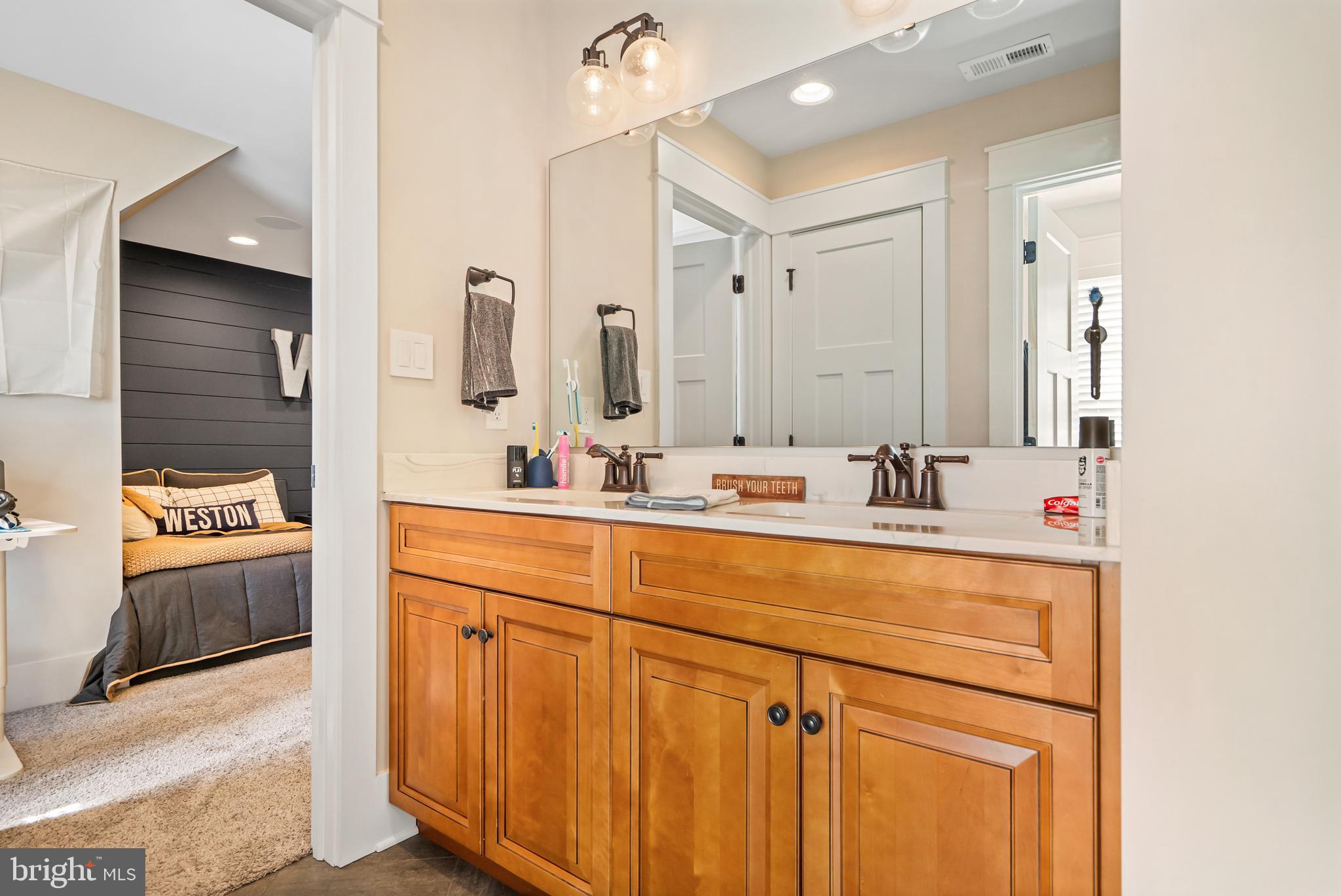 IPSTONE - Residential