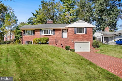 Photo of 7110 Edgevale Street, CHEVY CHASE, MD 20815 (MLS # MDMC2202562)