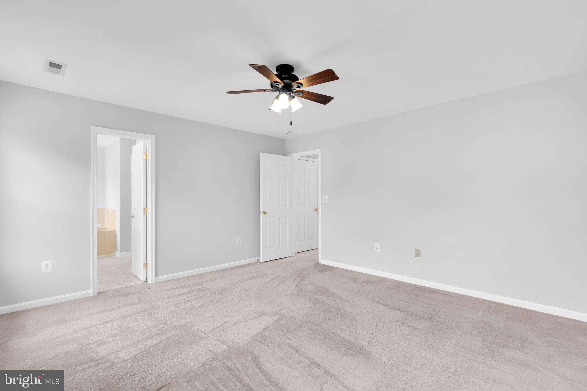 WESTBURY - Residential Lease