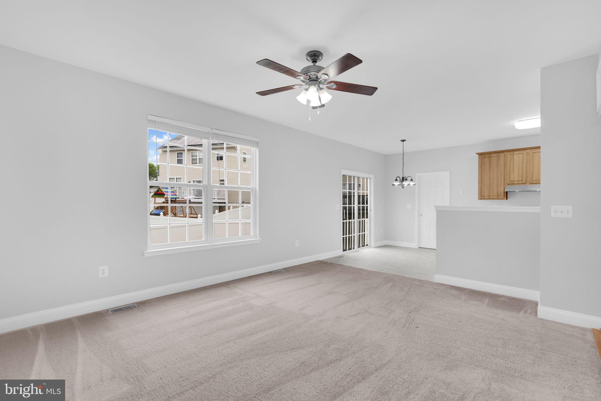 WESTBURY - Residential Lease