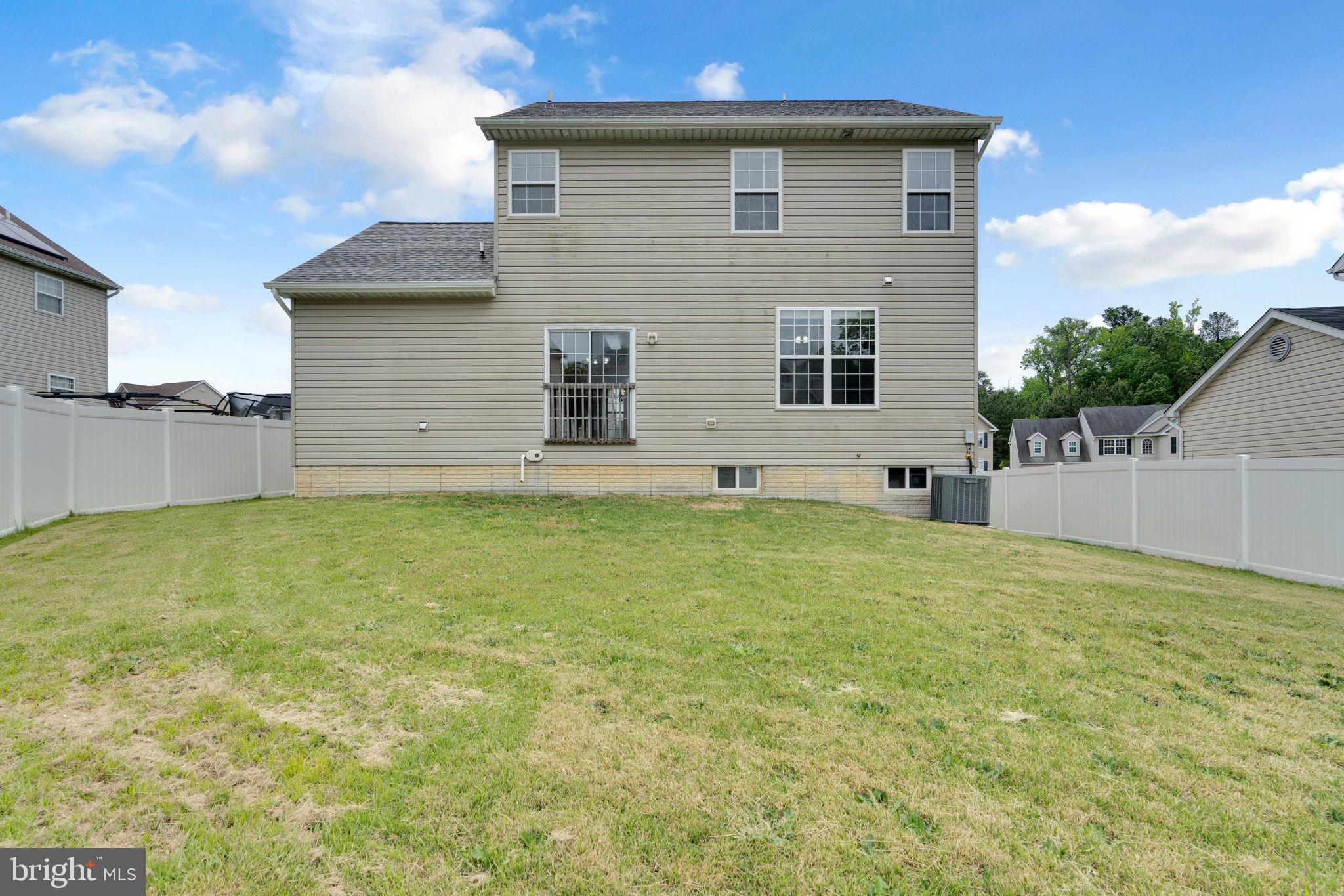 WESTBURY - Residential Lease