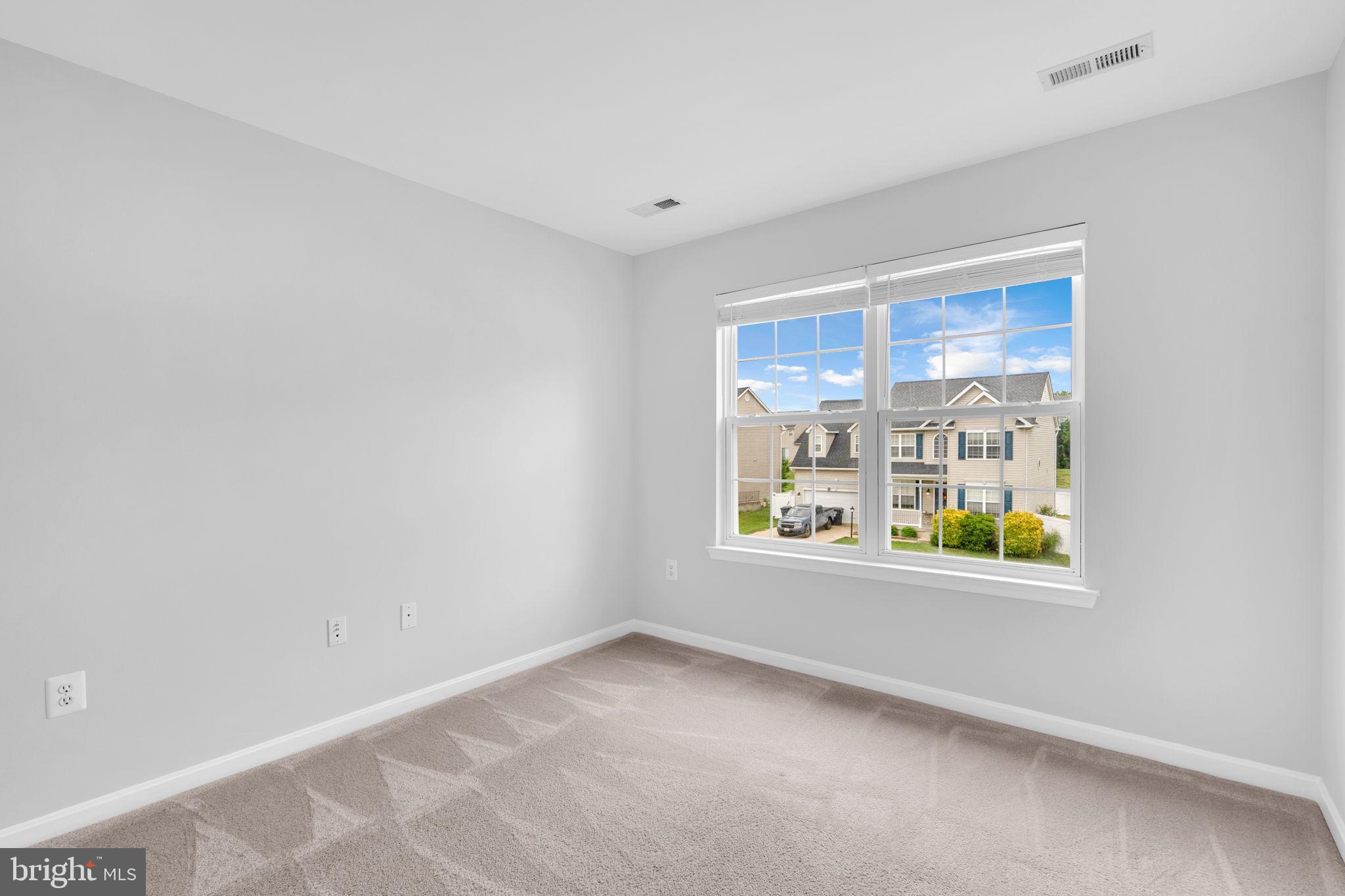 WESTBURY - Residential Lease