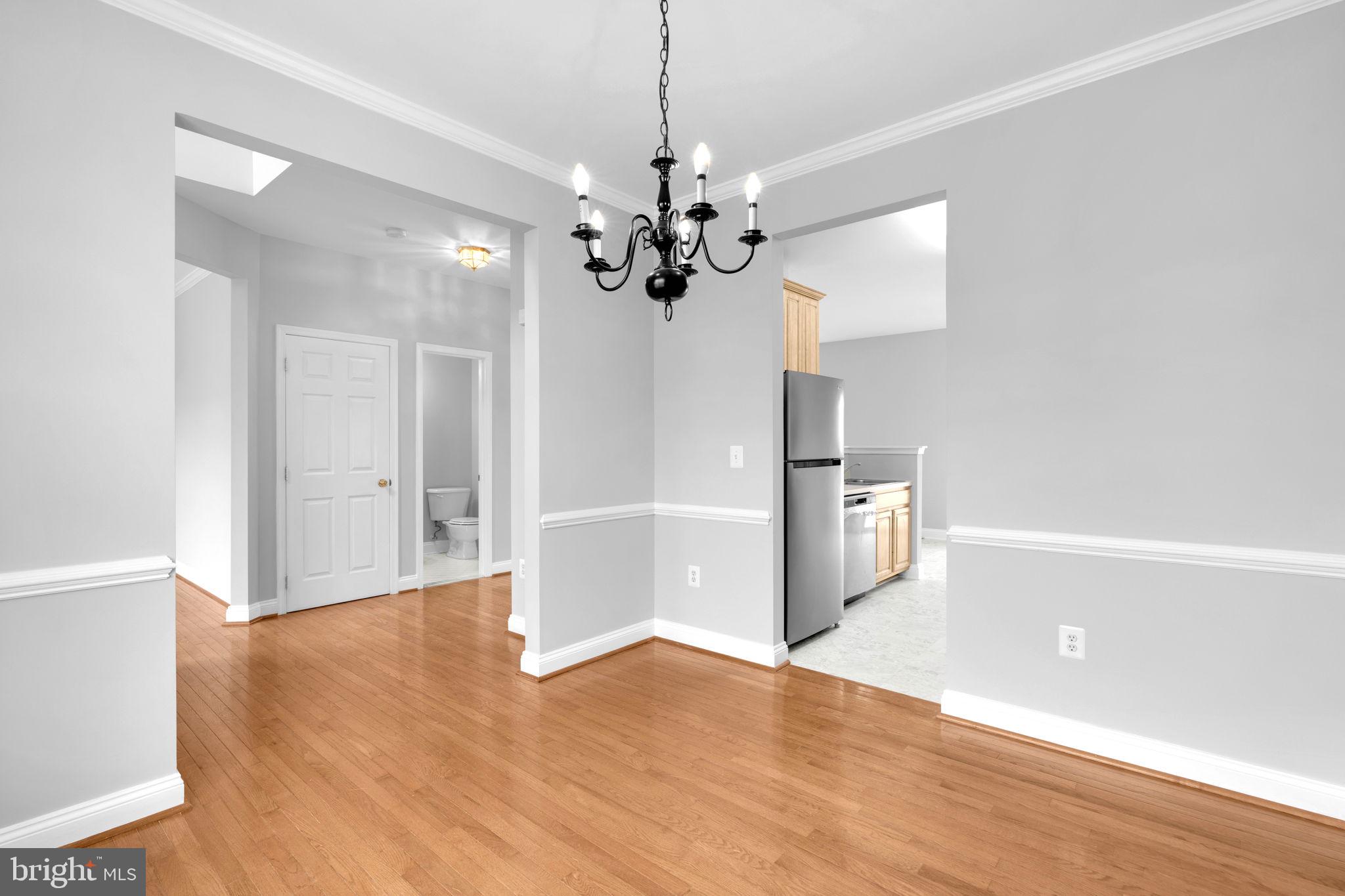 WESTBURY - Residential Lease